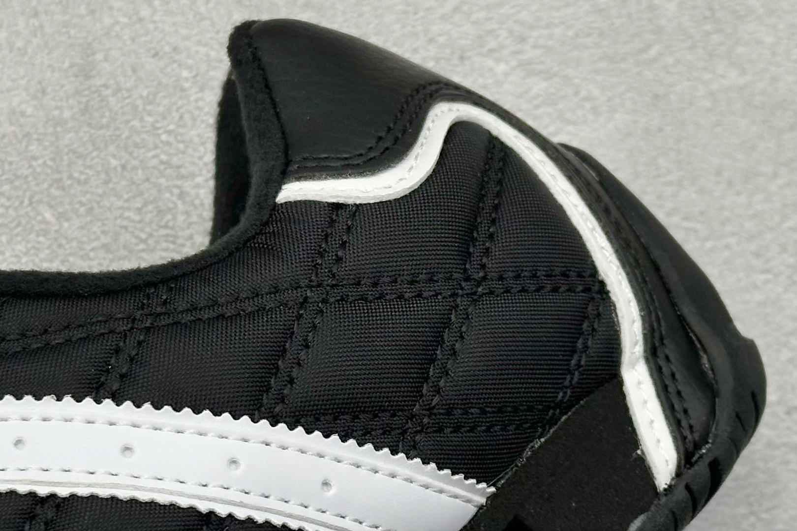 AD BAD BUBBY CAMPUS 潮流运动防滑耐磨 阿迪达斯低帮休闲跑步鞋 JP0285