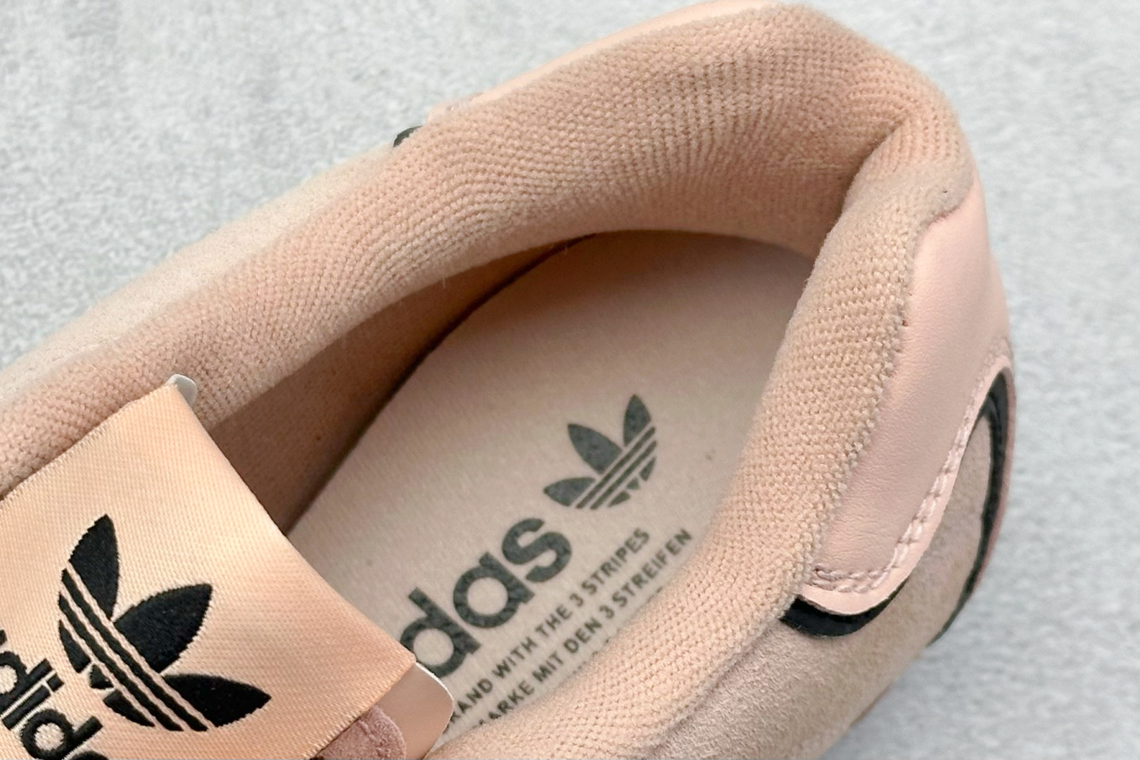 Adidas originals ADIRACER 潮流运动防滑耐磨 阿迪达斯低帮休闲跑步鞋 JS0299 Adidas originals ADIRACER 潮流运动防滑耐磨 阿迪达斯低帮休闲跑步鞋 JS0299