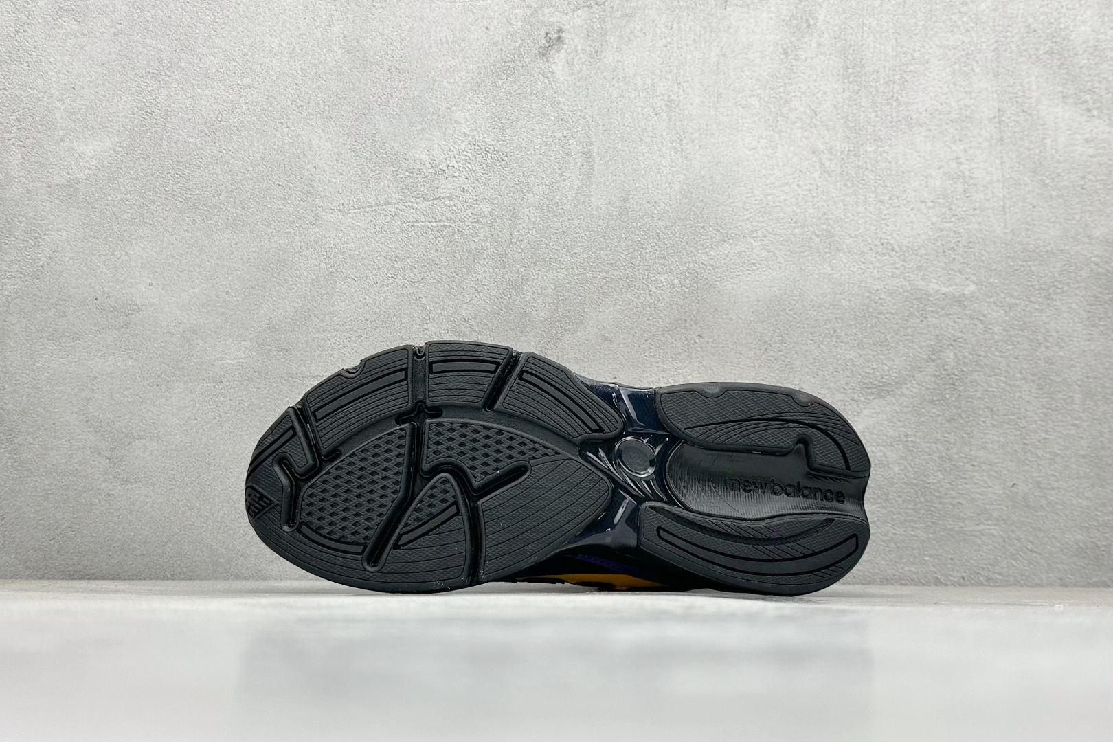 NB New Balance 2010系列 新百伦经典复古休闲运动板鞋 U2010KTF NB New Balance 2010系列 新百伦经典复古休闲运动板鞋 U2010KTF