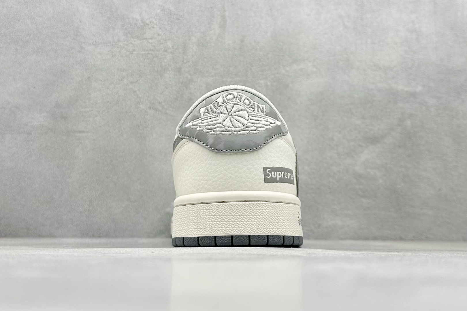 Travis Scott x Nike Air Jordan 1 Low x superme Air Jordan 1 Low 反转白灰小勾倒钩 HS8068-023
