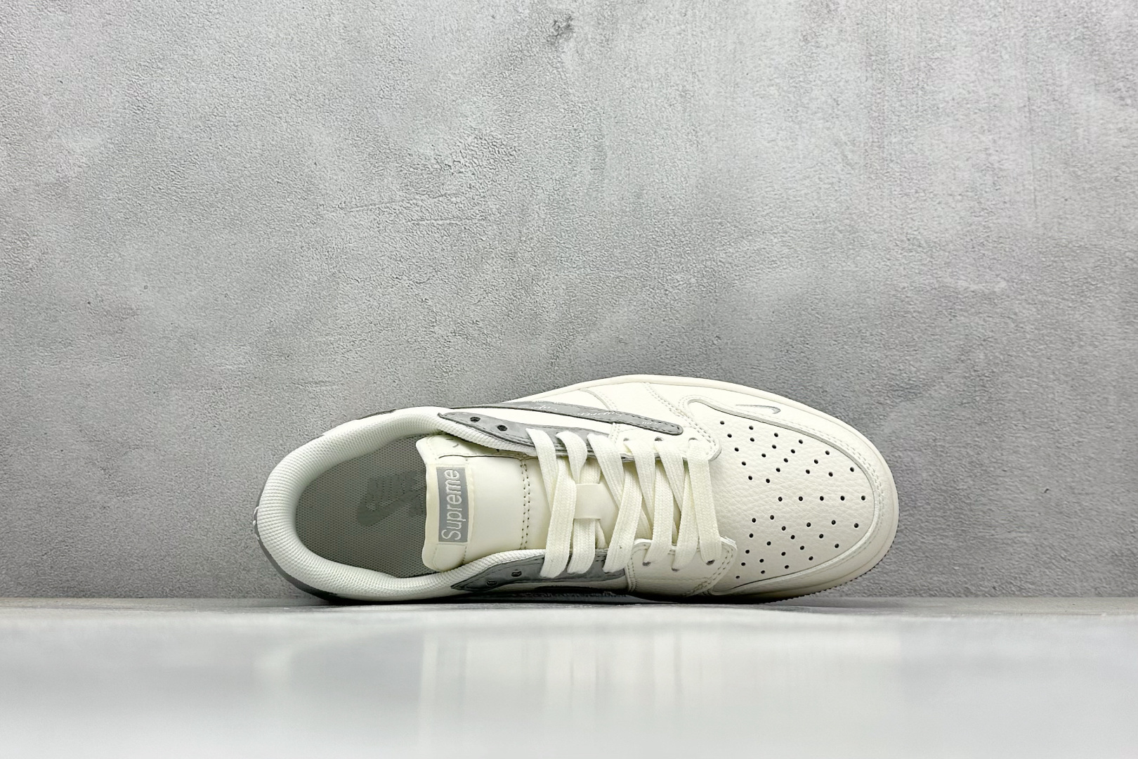 Travis Scott x Nike Air Jordan 1 Low x superme Air Jordan 1 Low 反转白灰小勾倒钩 HS8068-023