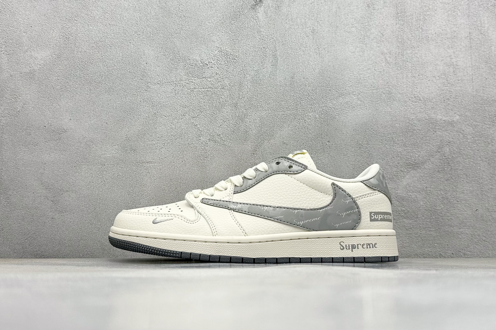 Travis Scott x Nike Air Jordan 1 Low x superme Air Jordan 1 Low 反转白灰小勾倒钩 HS8068-023