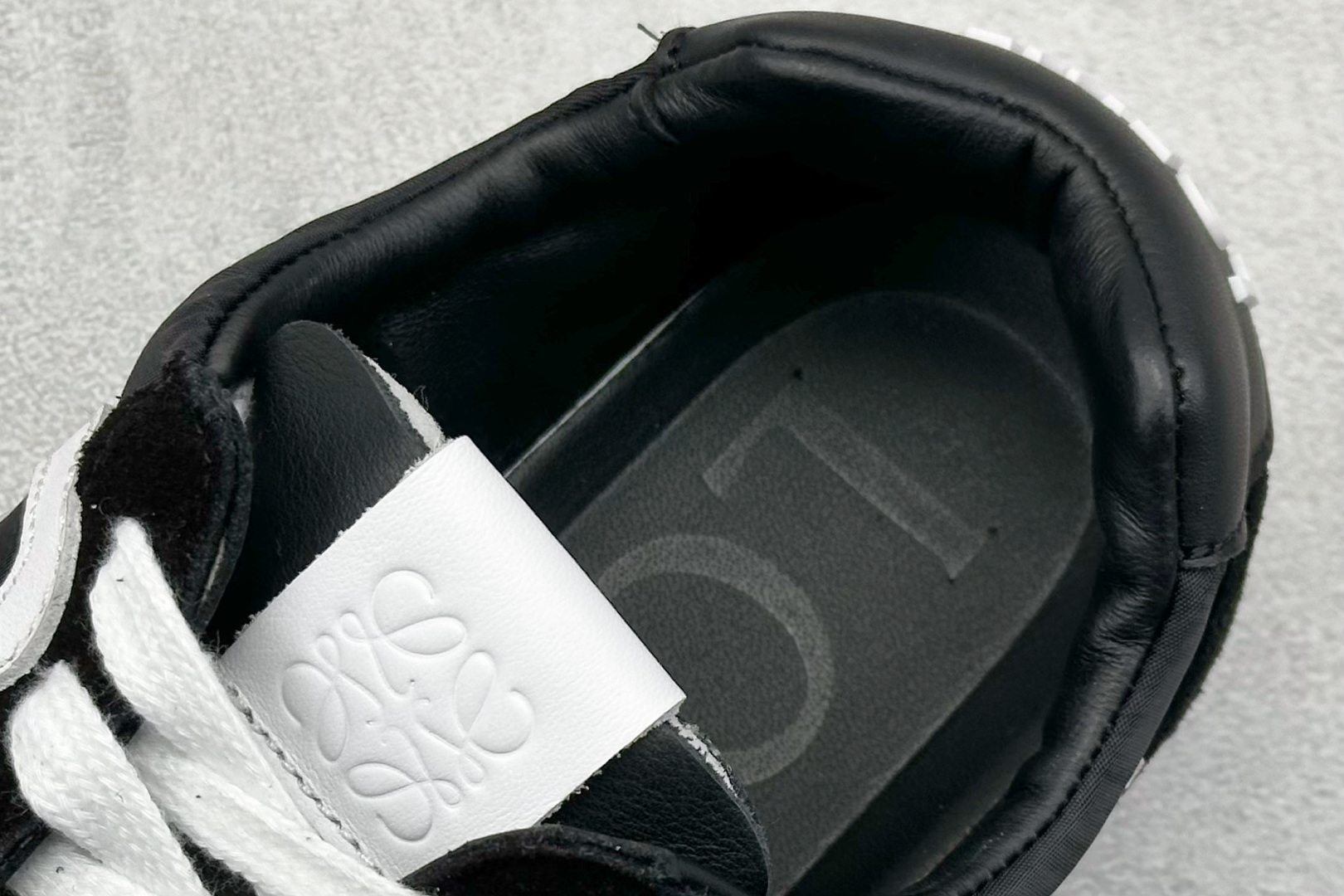 PK版罗意威LOEWE 2025 | Ballet Runner2.0 新款芭蕾舞鞋 PK版罗意威LOEWE 2025 | Ballet Runner2.0 新款芭蕾舞鞋