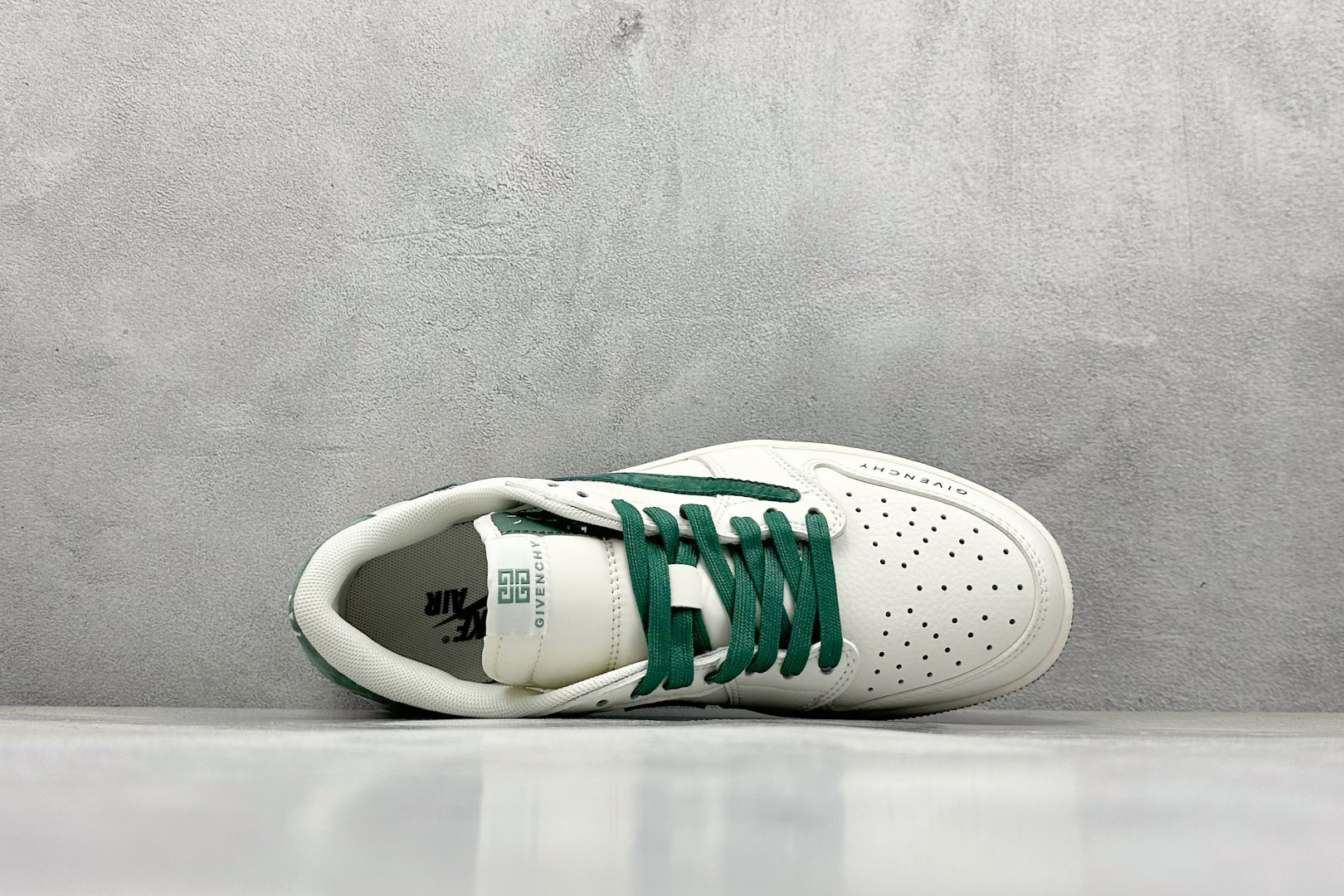 XC版Fragment x Travis Scott x GIVENCH Air Jordan 1 Low 三方联名倒钩 LX1988-107 XC版Fragment x Travis Scott x GIVENCH Air Jordan 1 Low 三方联名倒钩 LX1988-107