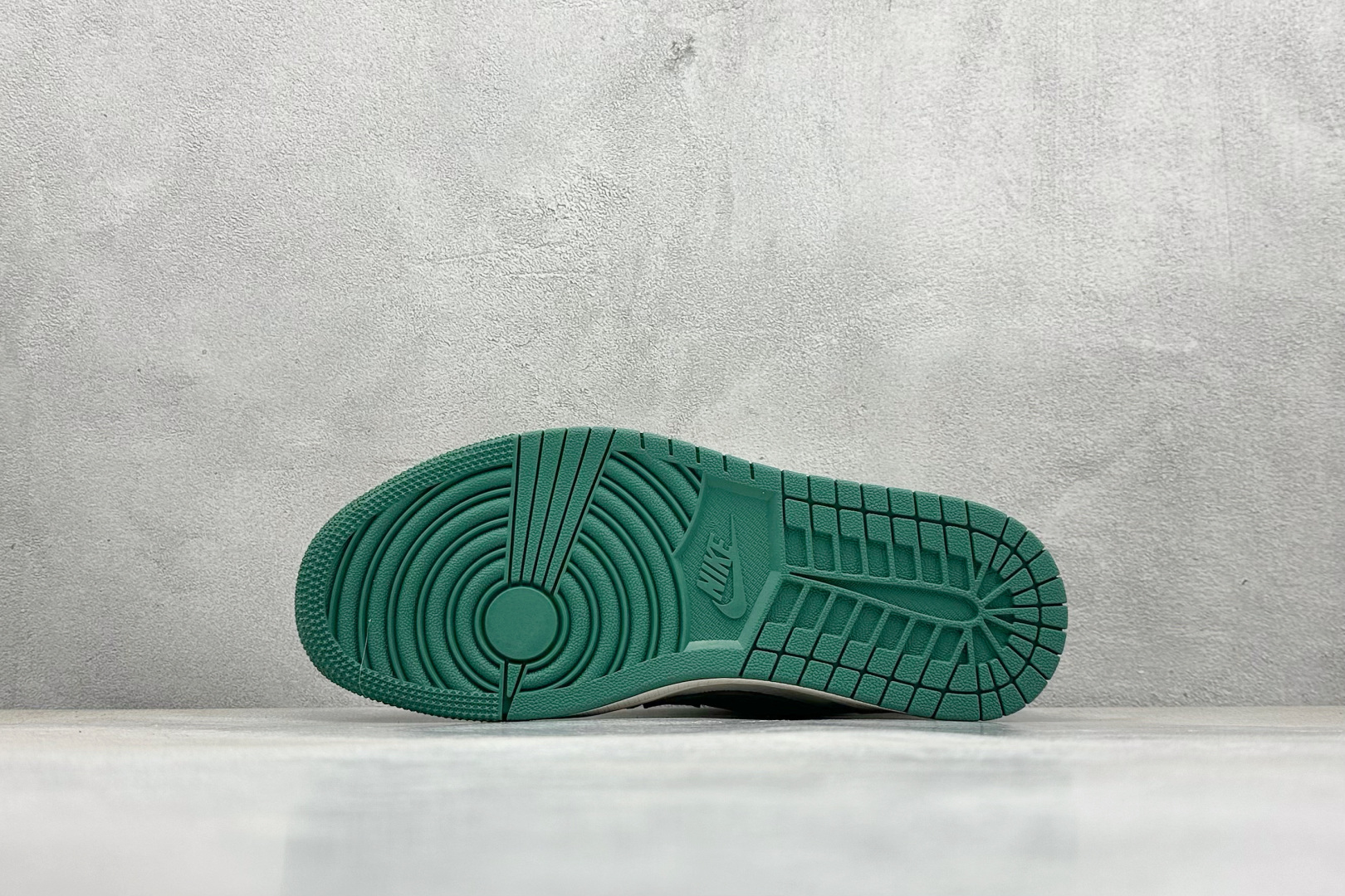 XC版Fragment x Travis Scott x GIVENCH Air Jordan 1 Low 三方联名倒钩 LX1988-107 XC版Fragment x Travis Scott x GIVENCH Air Jordan 1 Low 三方联名倒钩 LX1988-107