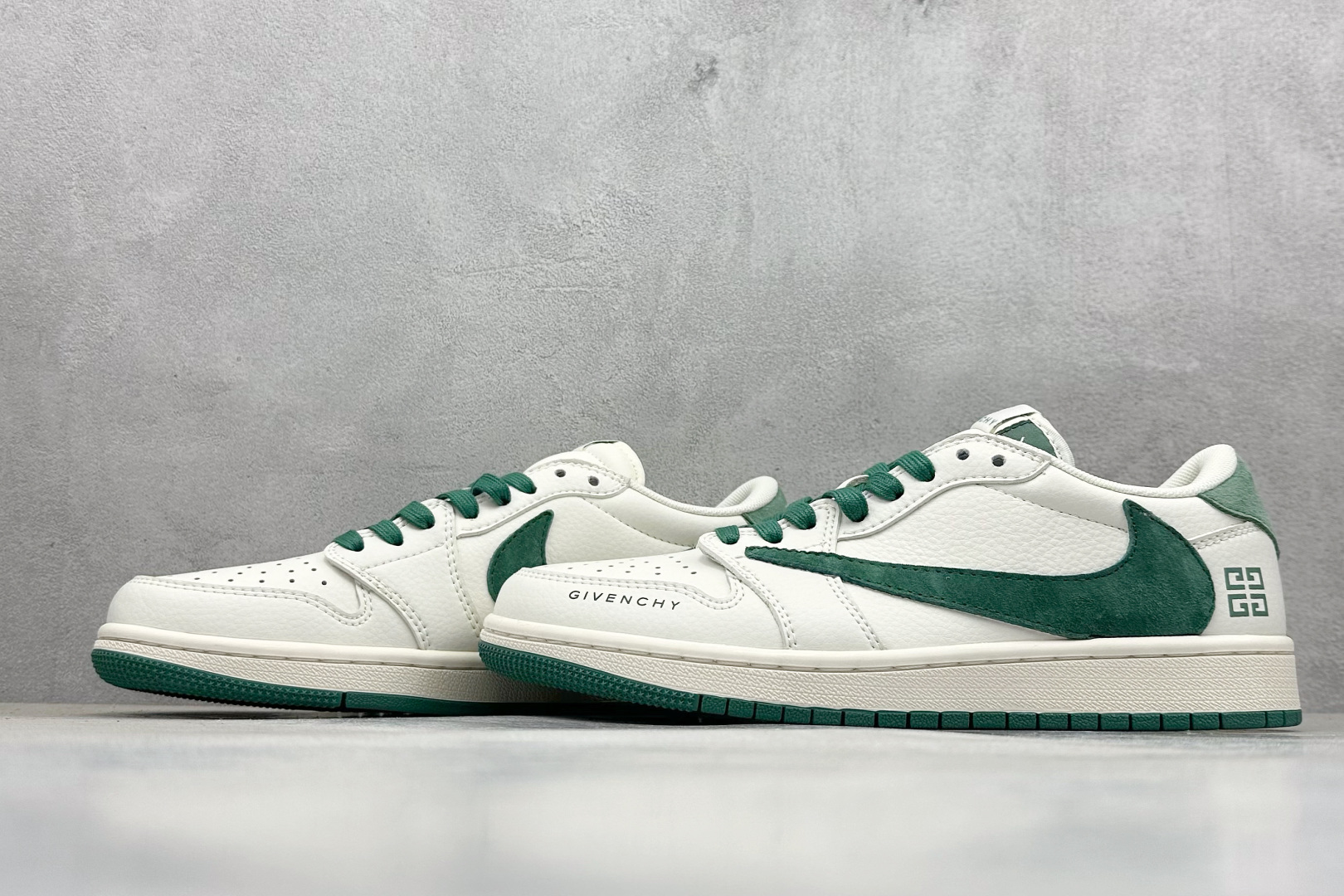 XC版Fragment x Travis Scott x GIVENCH Air Jordan 1 Low 三方联名倒钩 LX1988-107 XC版Fragment x Travis Scott x GIVENCH Air Jordan 1 Low 三方联名倒钩 LX1988-107