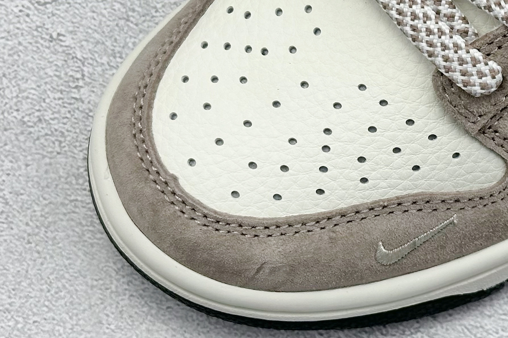 XC版Nk SB Dunk Low 北面名 猪八白勾 周年高端定制 低帮休闲板鞋 DJ2024-063 XC版Nk SB Dunk Low 北面名 猪八白勾 周年高端定制 低帮休闲板鞋 DJ2024-063