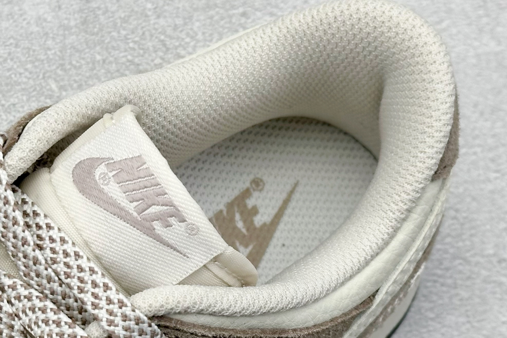 XC版Nk SB Dunk Low 北面名 猪八白勾 周年高端定制 低帮休闲板鞋 DJ2024-063 XC版Nk SB Dunk Low 北面名 猪八白勾 周年高端定制 低帮休闲板鞋 DJ2024-063