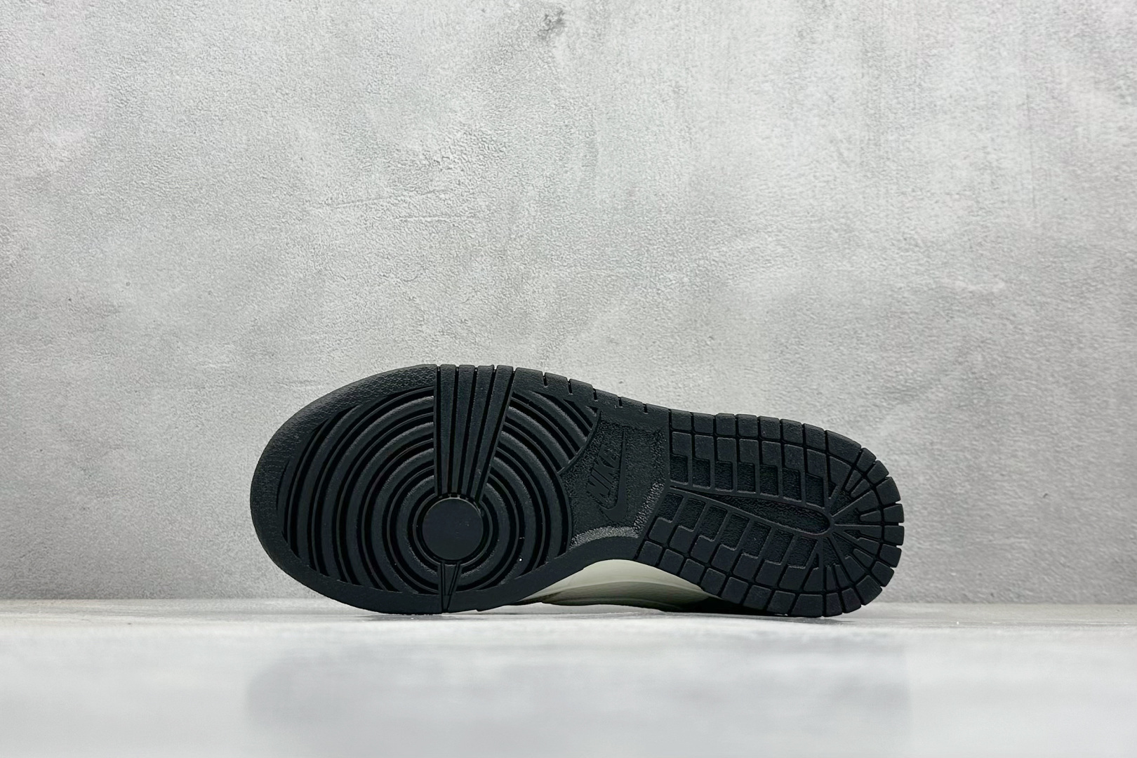 XC版Nk SB Dunk Low 北面名 猪八白勾 周年高端定制 低帮休闲板鞋 DJ2024-063 XC版Nk SB Dunk Low 北面名 猪八白勾 周年高端定制 低帮休闲板鞋 DJ2024-063