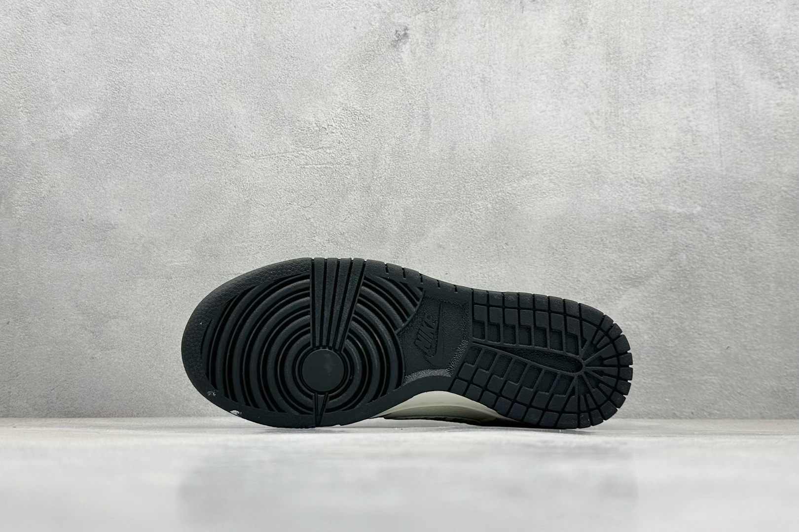 XC版Nk SB Dunk Low 斯图西联名 斑马黑白勾 周年高端定制 低帮休闲板鞋 DJ2024-060 XC版Nk SB Dunk Low 斯图西联名 斑马黑白勾 周年高端定制 低帮休闲板鞋 DJ2024-060