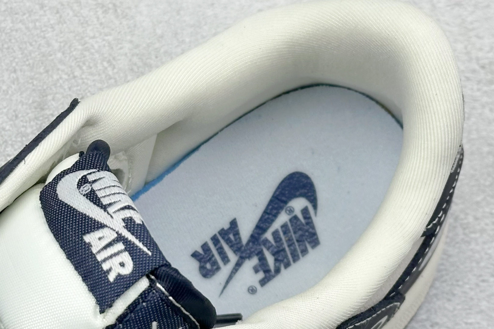 XC版Travis Scott x Fragment Design x Air Jordan 1 Low SP AJ1 乔1 古驰联名 信号黑 低帮文化休闲板鞋 LD2025-027 XC版Travis Scott x Fragment Design x Air Jordan 1 Low SP AJ1 乔1 古驰联名 信号黑 低帮文化休闲板鞋 LD2025-027