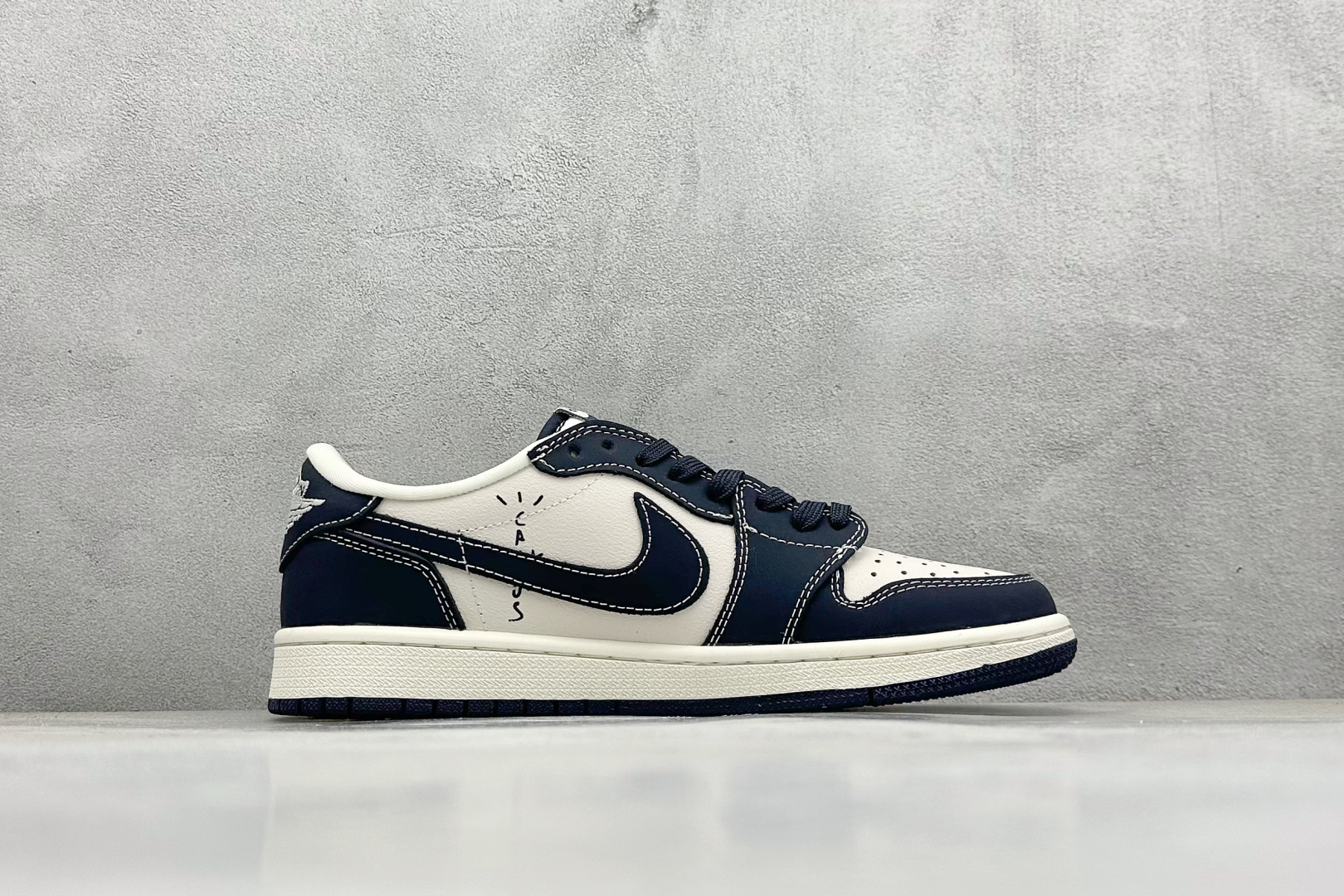 XC版Travis Scott x Fragment Design x Air Jordan 1 Low SP AJ1 乔1 古驰联名 信号黑 低帮文化休闲板鞋 LD2025-027 XC版Travis Scott x Fragment Design x Air Jordan 1 Low SP AJ1 乔1 古驰联名 信号黑 低帮文化休闲板鞋 LD2025-027