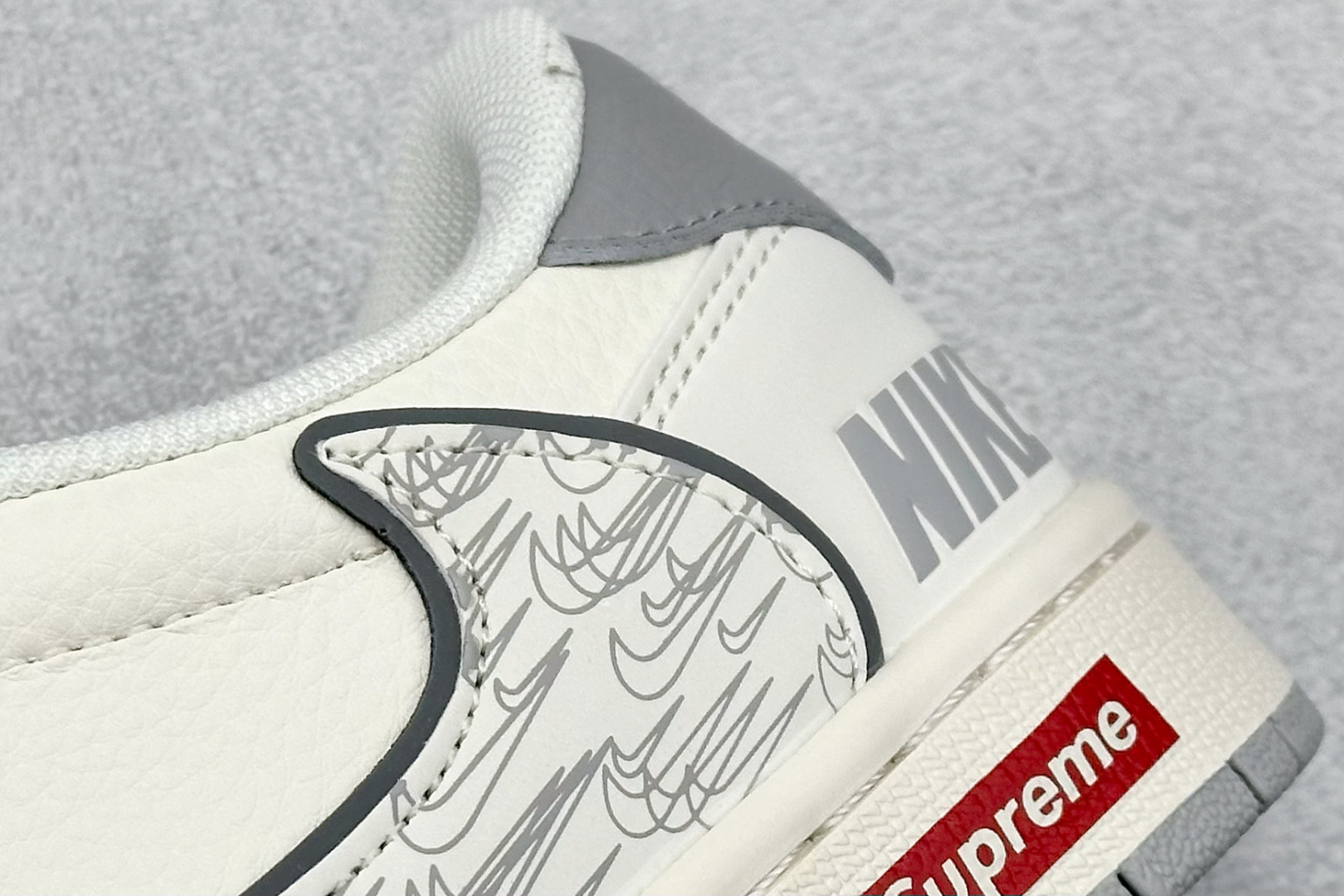 XC版Travis Scott x Fragment Design x Air Jordan 1 Low SP AJ1 乔1 多重灰勾 低帮文化休闲板鞋 XS7089-598 XC版Travis Scott x Fragment Design x Air Jordan 1 Low SP AJ1 乔1 多重灰勾 低帮文化休闲板鞋 XS7089-598