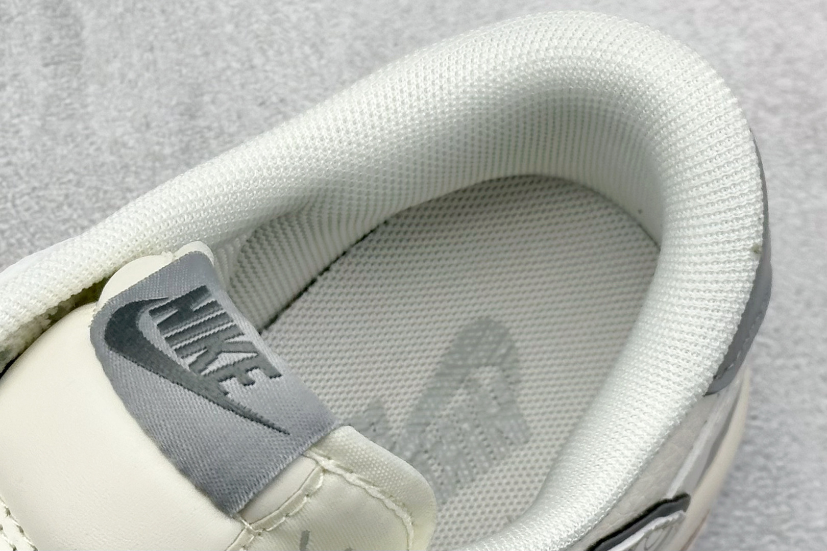 XC版Travis Scott x Fragment Design x Air Jordan 1 Low SP AJ1 乔1 多重灰勾 低帮文化休闲板鞋 XS7089-598 XC版Travis Scott x Fragment Design x Air Jordan 1 Low SP AJ1 乔1 多重灰勾 低帮文化休闲板鞋 XS7089-598