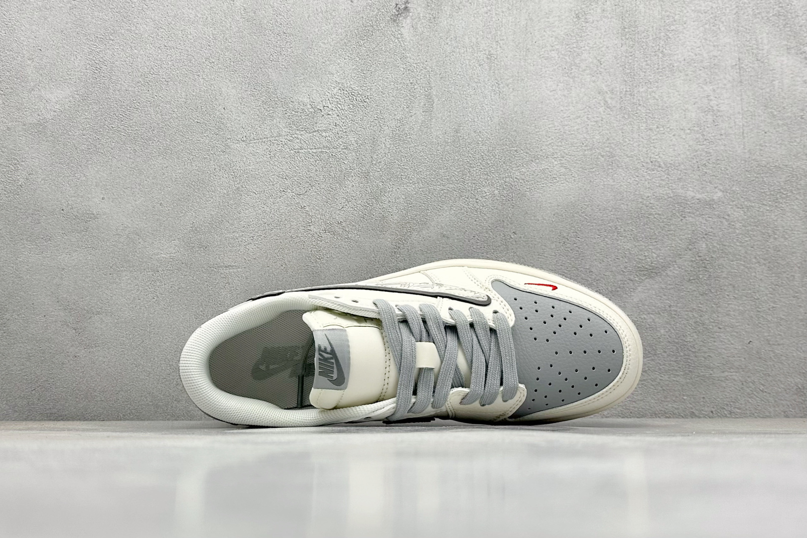 XC版Travis Scott x Fragment Design x Air Jordan 1 Low SP AJ1 乔1 多重灰勾 低帮文化休闲板鞋 XS7089-598 XC版Travis Scott x Fragment Design x Air Jordan 1 Low SP AJ1 乔1 多重灰勾 低帮文化休闲板鞋 XS7089-598