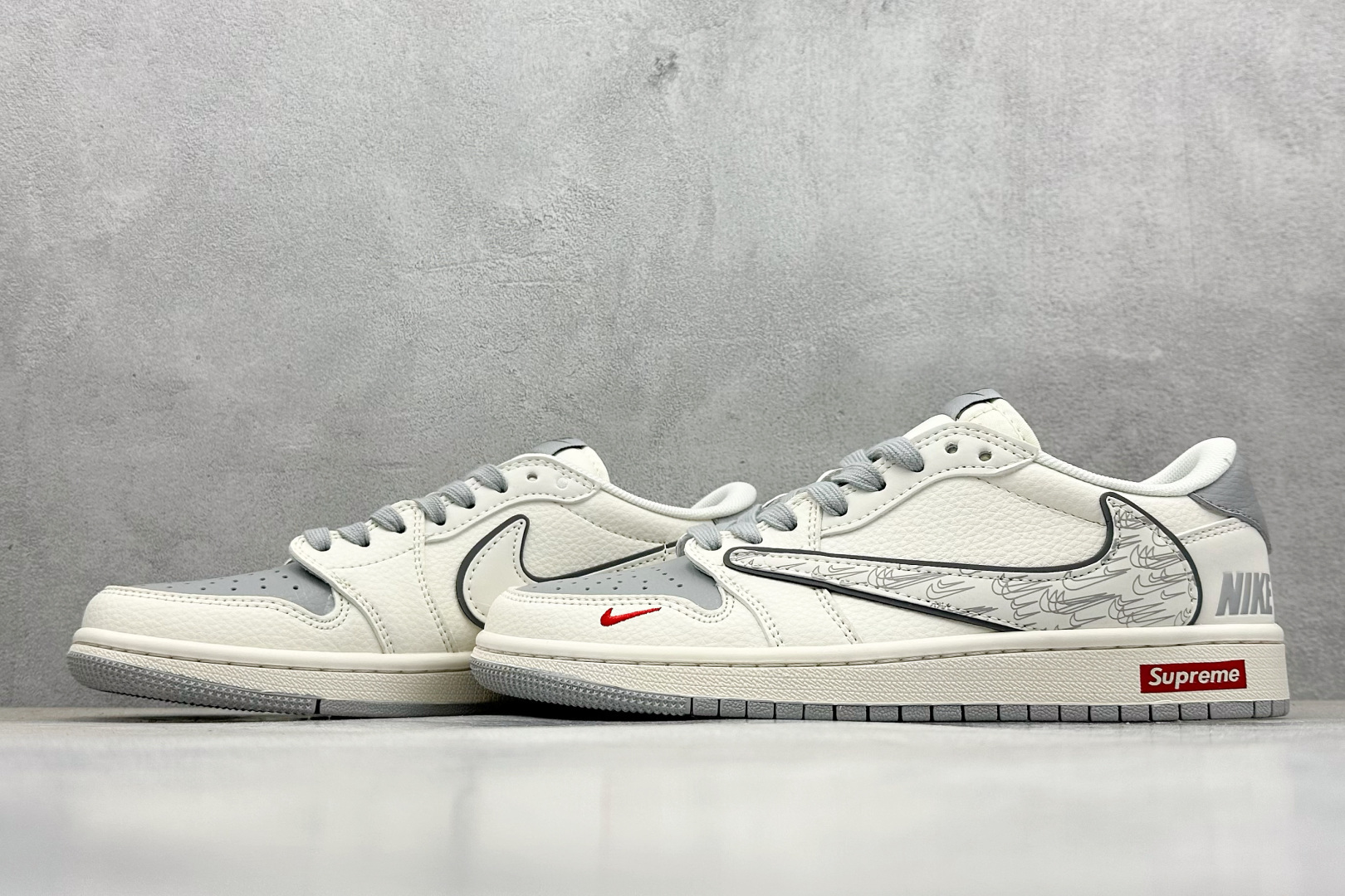 XC版Travis Scott x Fragment Design x Air Jordan 1 Low SP AJ1 乔1 多重灰勾 低帮文化休闲板鞋 XS7089-598 XC版Travis Scott x Fragment Design x Air Jordan 1 Low SP AJ1 乔1 多重灰勾 低帮文化休闲板鞋 XS7089-598