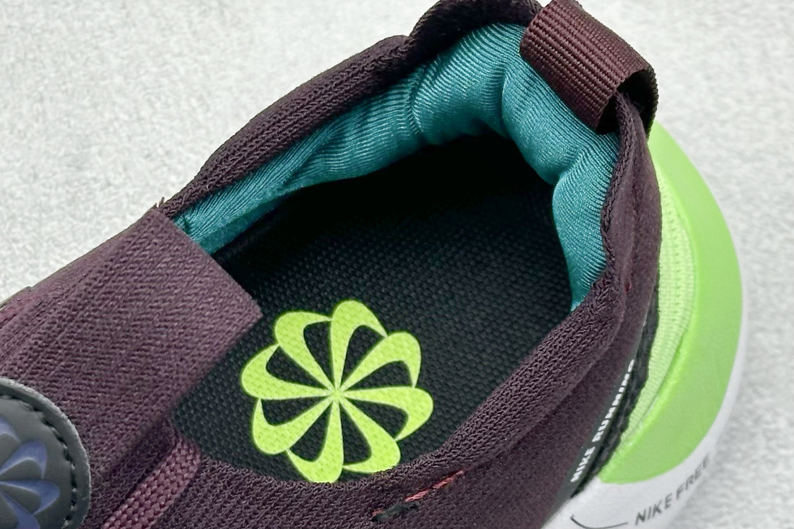 CH版Nike Free RN 4.0 Next Nature 环保材料赤足轻盈慢跑宝藏鞋 FB1276-300 CH版Nike Free RN 4.0 Next Nature 环保材料赤足轻盈慢跑宝藏鞋 FB1276-300