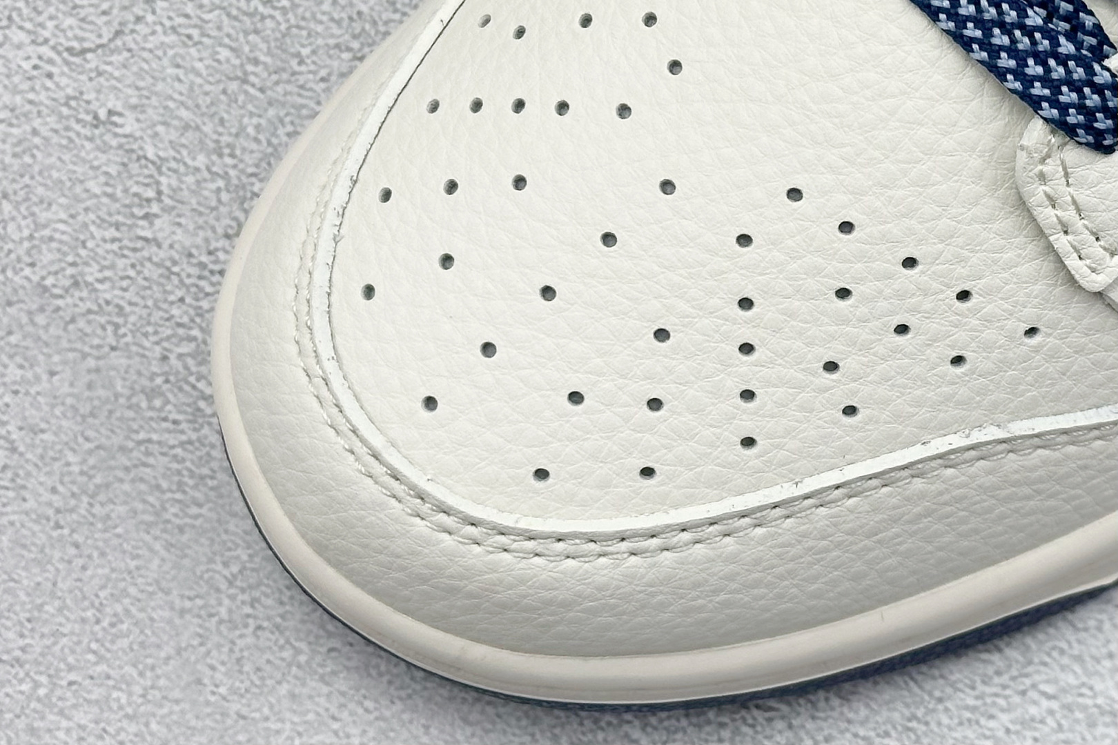 Nike SB Dunk Low x GUCCI 白蓝 HS8068-034 Nike SB Dunk Low x GUCCI 白蓝 HS8068-034