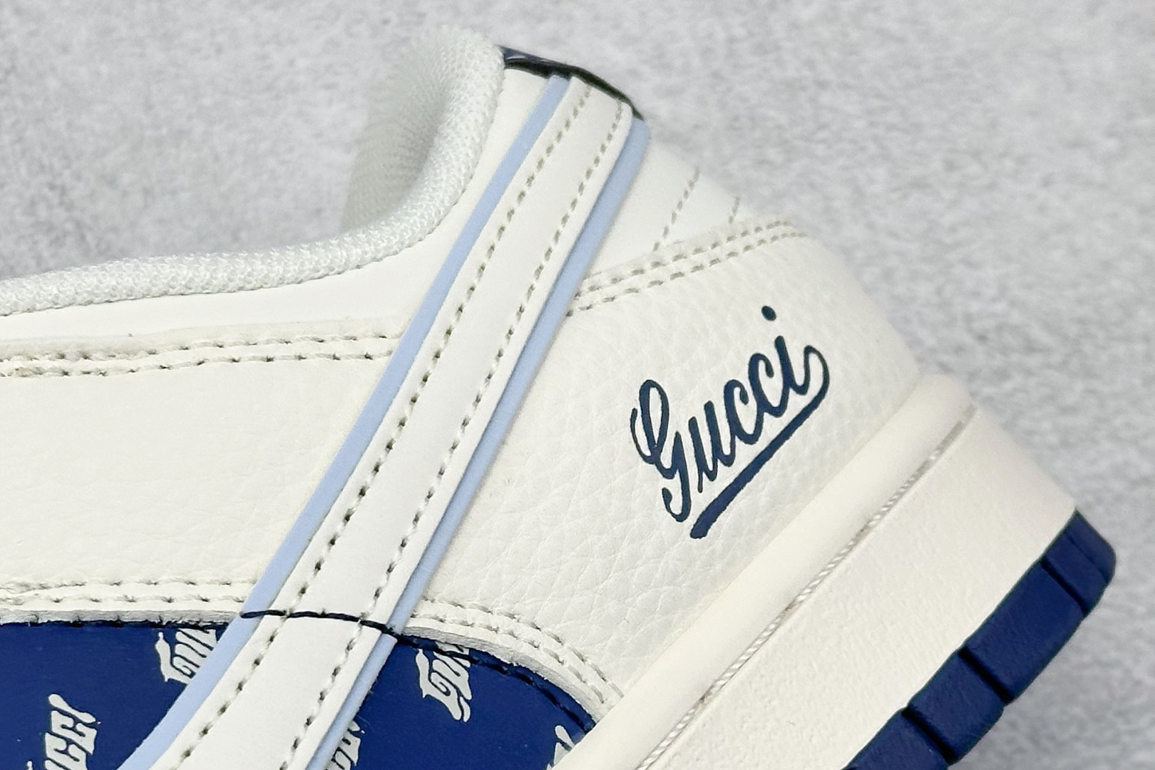 Nike SB Dunk Low x GUCCI 白蓝 HS8068-034 Nike SB Dunk Low x GUCCI 白蓝 HS8068-034