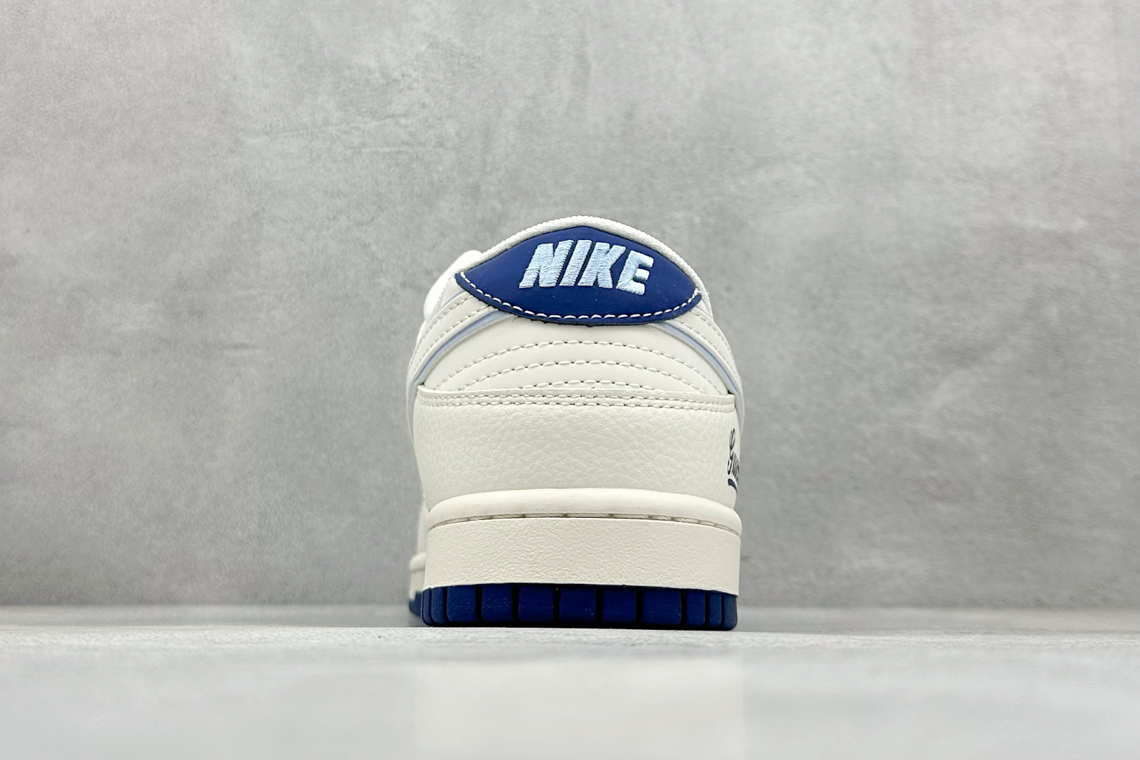 Nike SB Dunk Low x GUCCI 白蓝 HS8068-034 Nike SB Dunk Low x GUCCI 白蓝 HS8068-034