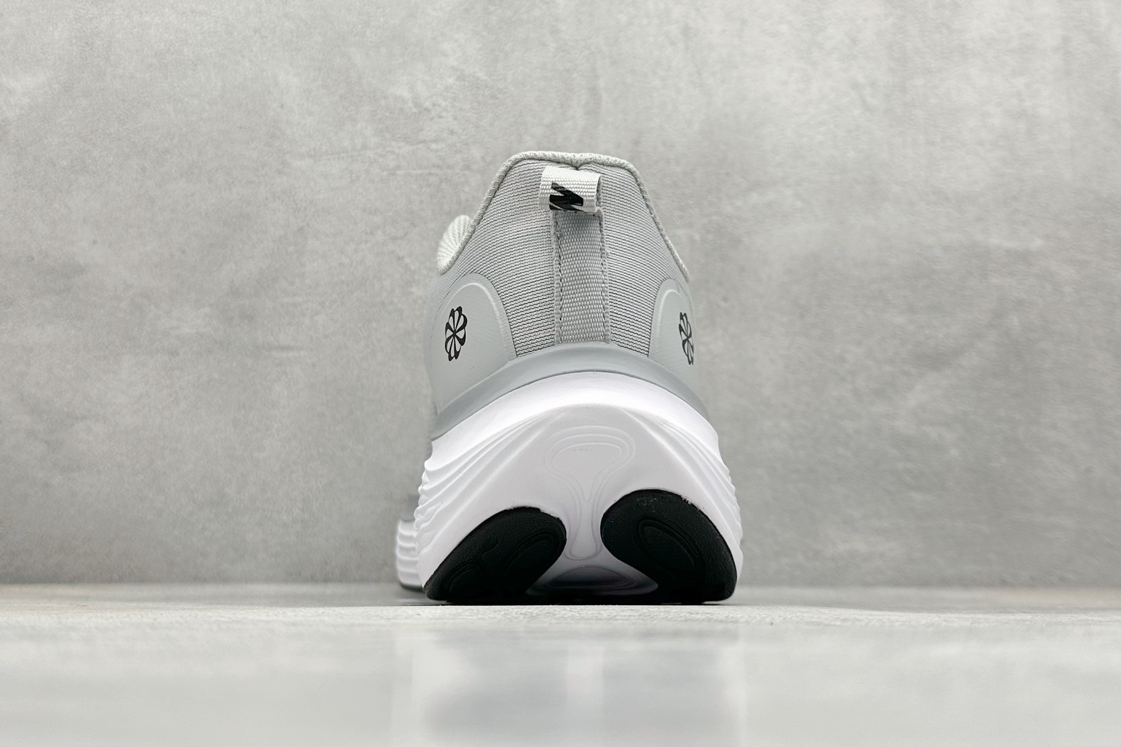 Nike Air Zoom Structure 26代 网面透气跑鞋 DX5810-007 Nike Air Zoom Structure 26代 网面透气跑鞋 DX5810-007