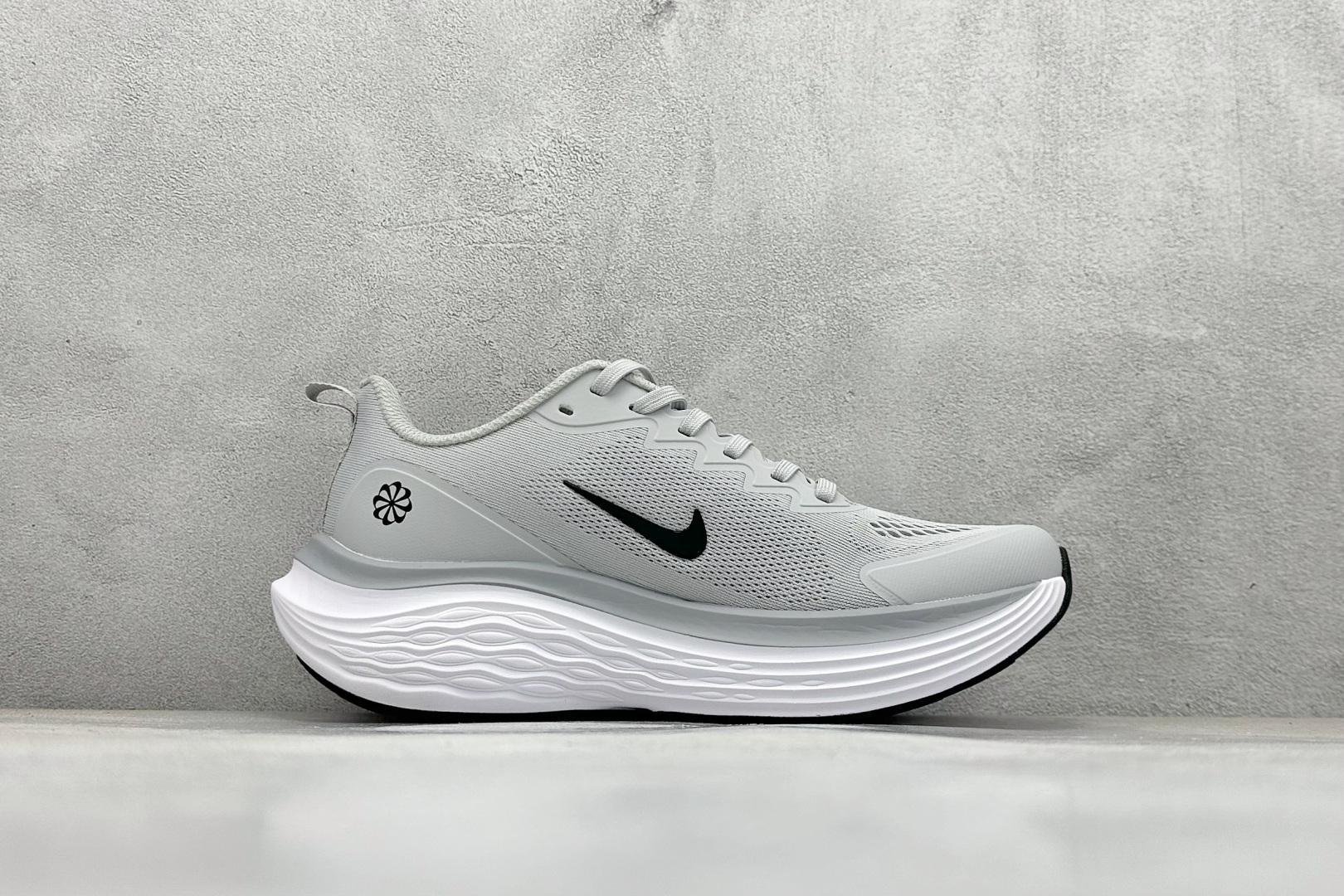 Nike Air Zoom Structure 26代 网面透气跑鞋 DX5810-007 Nike Air Zoom Structure 26代 网面透气跑鞋 DX5810-007