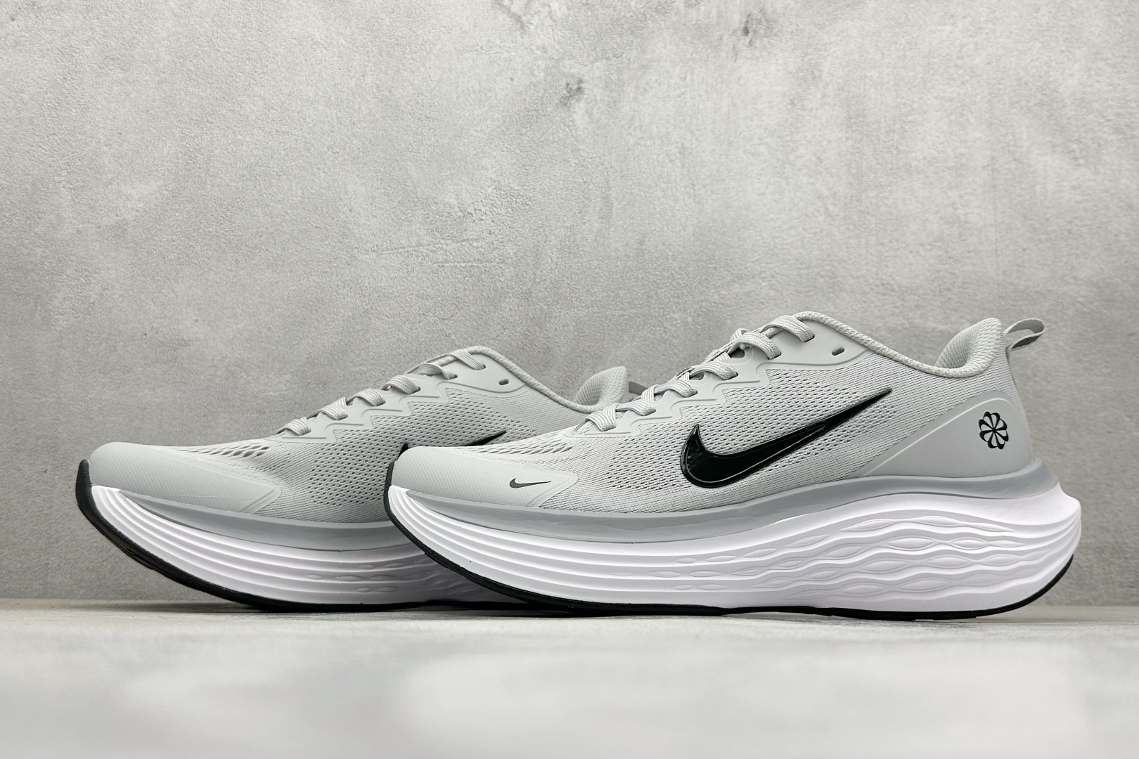 Nike Air Zoom Structure 26代 网面透气跑鞋 DX5810-007 Nike Air Zoom Structure 26代 网面透气跑鞋 DX5810-007