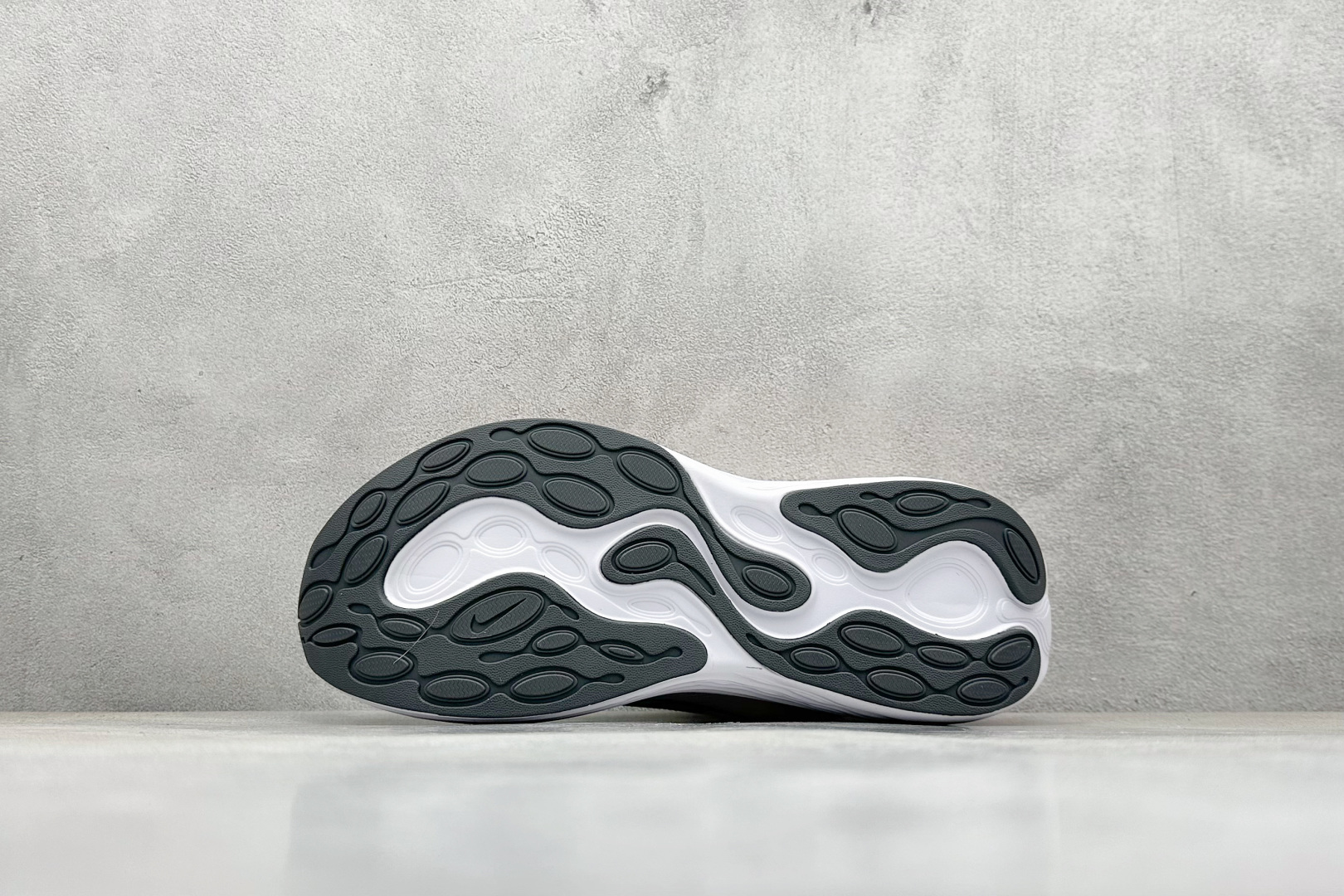 Nike Air Zoom Structure 26代 网面透气跑鞋 DX5810-008