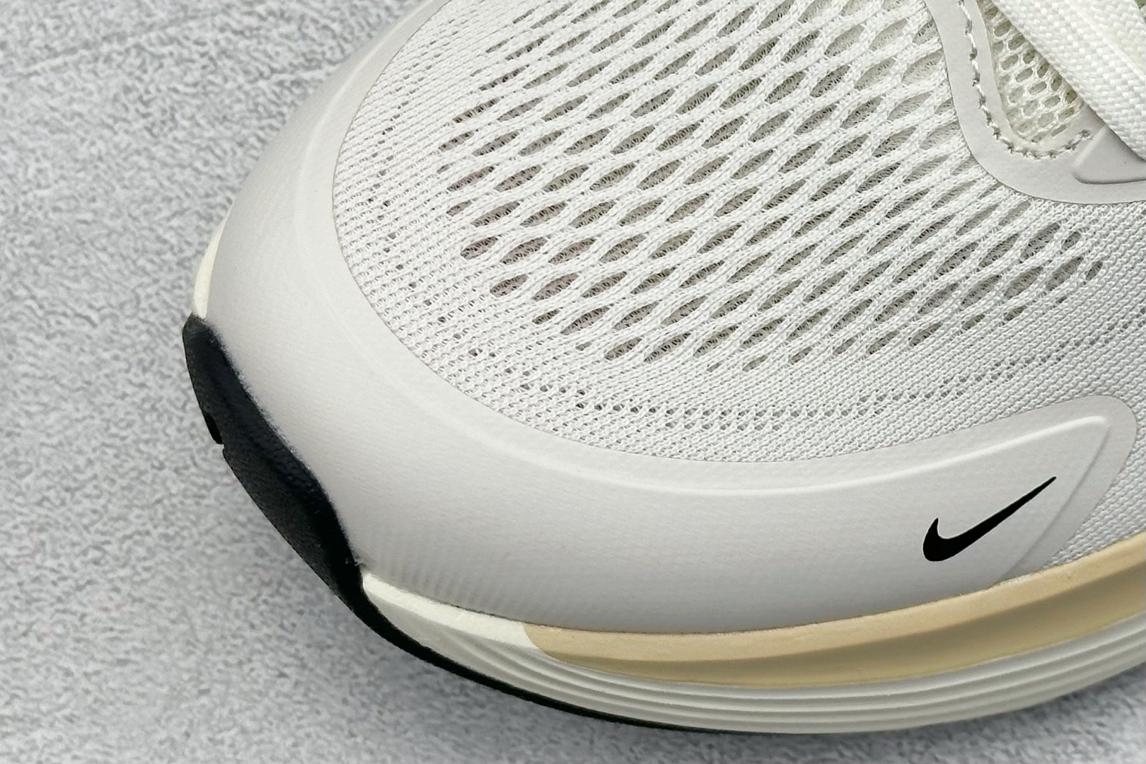 Nike Air Zoom Structure 26代 网面透气跑鞋 DX5810-006