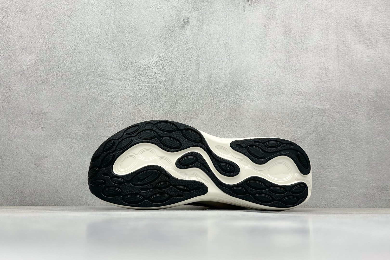 Nike Air Zoom Structure 26代 网面透气跑鞋 DX5810-006