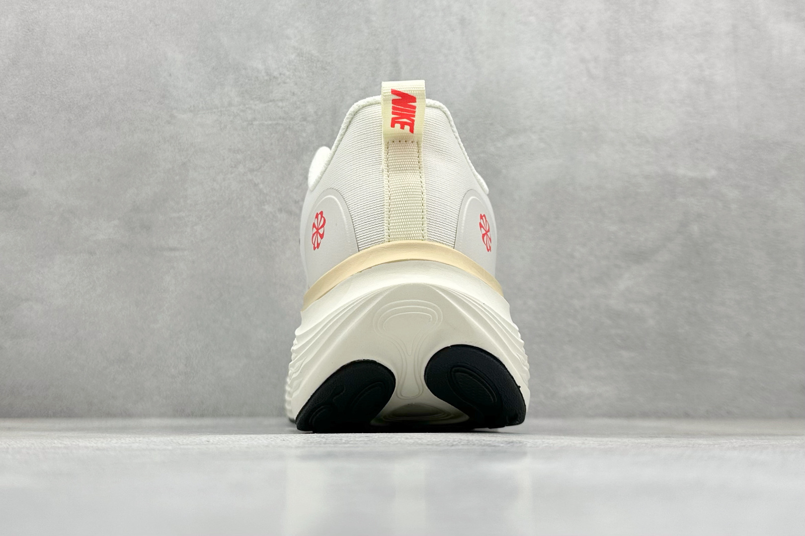 Nike Air Zoom Structure 26代 网面透气跑鞋 DX5810-006