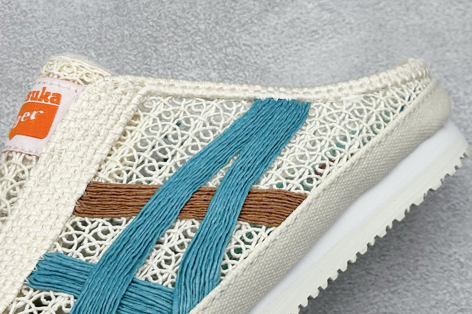 Onitsuka Tiger Mexico 66 Sab 鬼冢虎半拖一脚蹬系列 1183C208-100-莆田鞋,莆田鞋货源,高仿鞋,高仿鞋货源,安福档口,莆田高仿鞋,莆田鞋批发,高仿鞋批发,莆田高仿运动鞋,高仿运动鞋,莆田运动鞋 Onitsuka Tiger Mexico 66 Sab 鬼冢虎半拖一脚蹬系列 1183C208-100