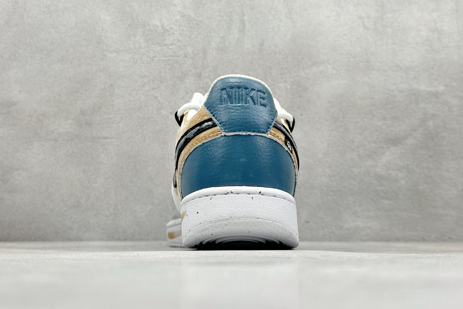 Nike Court Vision Low 定制涂鸦绑带 校园风低帮复古篮球板鞋男女运动鞋 DH3158-106-莆田鞋,莆田鞋货源,高仿鞋,高仿鞋货源,安福档口,莆田高仿鞋,莆田鞋批发,高仿鞋批发,莆田高仿运动鞋,高仿运动鞋,莆田运动鞋 Nike Court Vision Low 定制涂鸦绑带 校园风低帮复古篮球板鞋男女运动鞋 DH3158-106