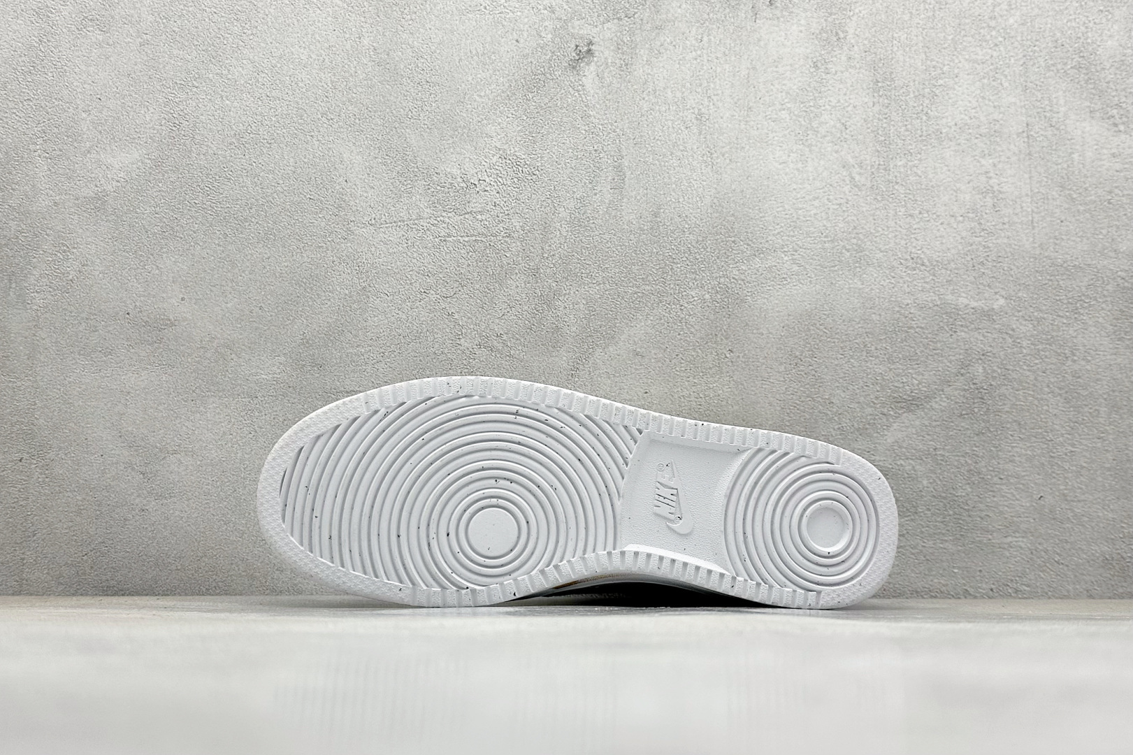 Nike Court Vision Low 定制涂鸦绑带 校园风低帮复古篮球板鞋男女运动鞋 DH3158-106-莆田鞋,莆田鞋货源,高仿鞋,高仿鞋货源,安福档口,莆田高仿鞋,莆田鞋批发,高仿鞋批发,莆田高仿运动鞋,高仿运动鞋,莆田运动鞋 Nike Court Vision Low 定制涂鸦绑带 校园风低帮复古篮球板鞋男女运动鞋 DH3158-106