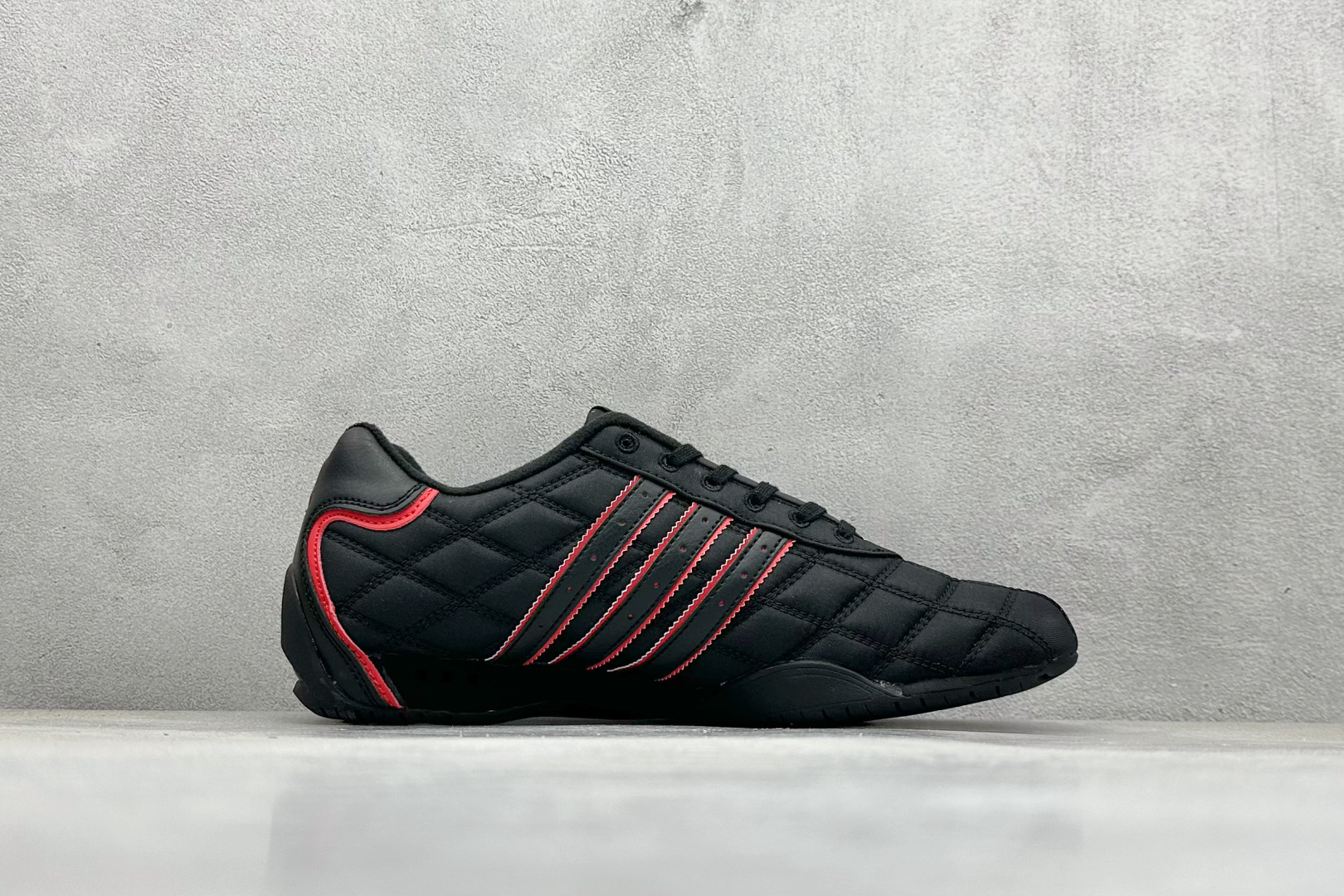 AD BAD BUBBY CAMPUS 潮流运动防滑耐磨 阿迪达斯低帮休闲跑步鞋 JP0286