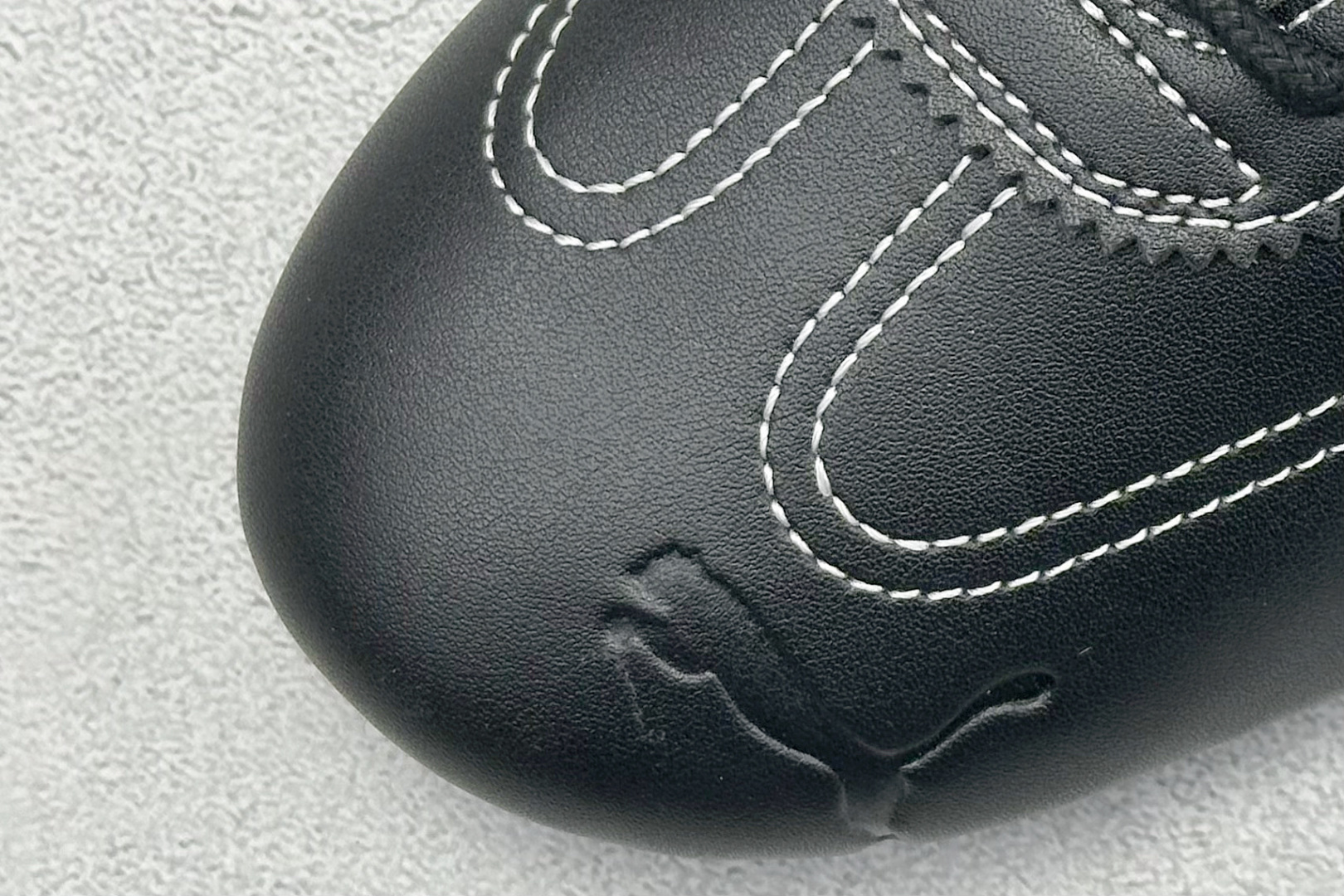 S2版Ferrari x Puma Speedcet 联名彪马低帮复古运动休闲赛车跑鞋 404267-01