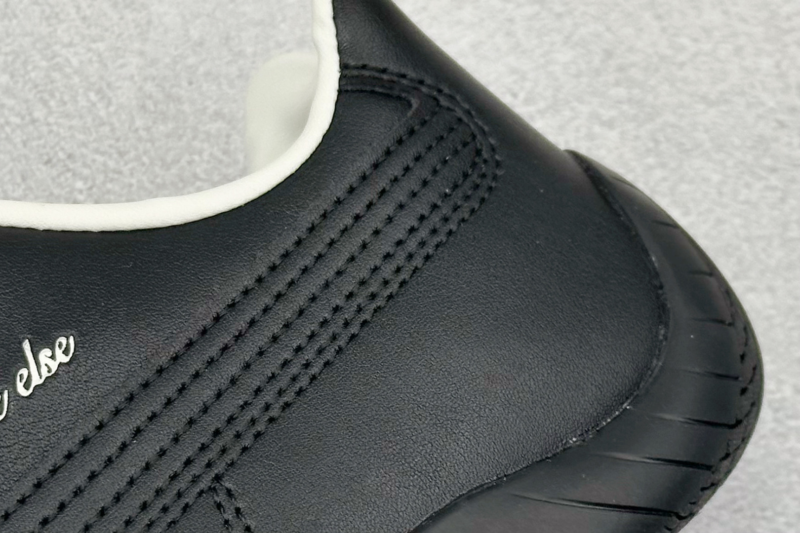 S2版Ferrari x Puma Speedcet 联名彪马低帮复古运动休闲赛车跑鞋 404267-02