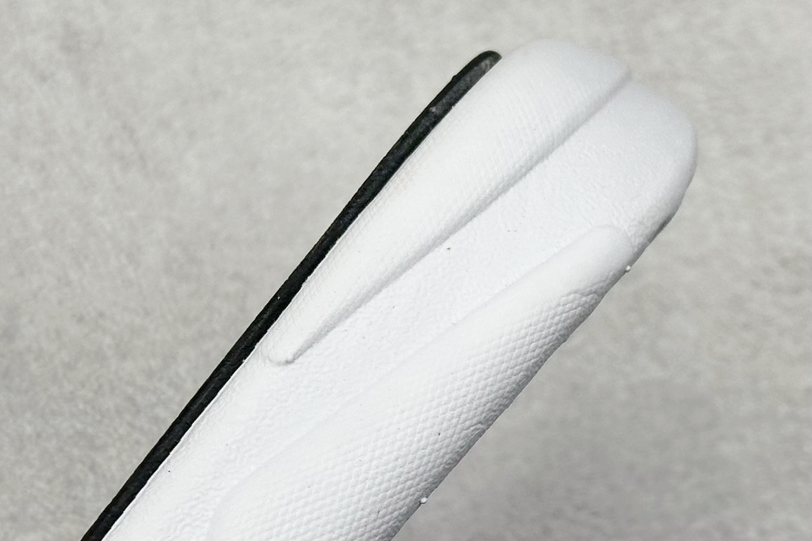 福利80💰 终端放店
PUMA LEADCAT REMIX WNS 彪马夏季拖鞋休闲时尚凉鞋 

货号 ：389154-01
Size ：35-45
编码：19