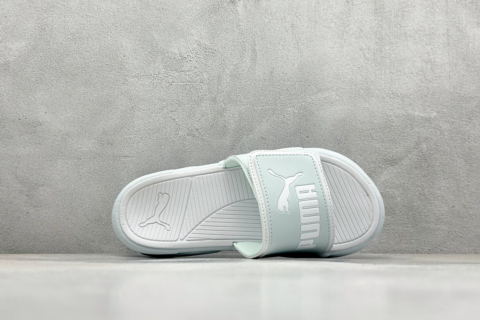 福利80💰 终端放店
PUMA LEADCAT REMIX WNS 彪马夏季拖鞋休闲时尚凉鞋 

货号 ：389154-01
Size ：35-45
编码：19