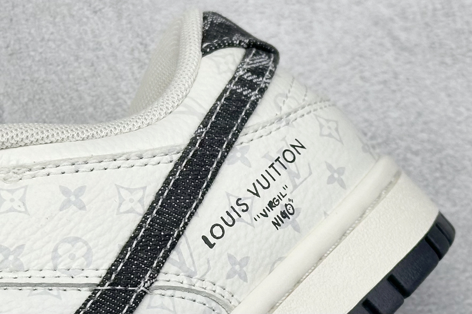 SC版Nike SB Dunk Low LV联名 碳灰牛仔 周年高端定制 低帮休闲板鞋 SC9772-801-莆田鞋,莆田鞋货源,高仿鞋,高仿鞋货源,安福档口,莆田高仿鞋,莆田鞋批发,高仿鞋批发,莆田高仿运动鞋,高仿运动鞋,莆田运动鞋 SC版Nike SB Dunk Low LV联名 碳灰牛仔 周年高端定制 低帮休闲板鞋 SC9772-801