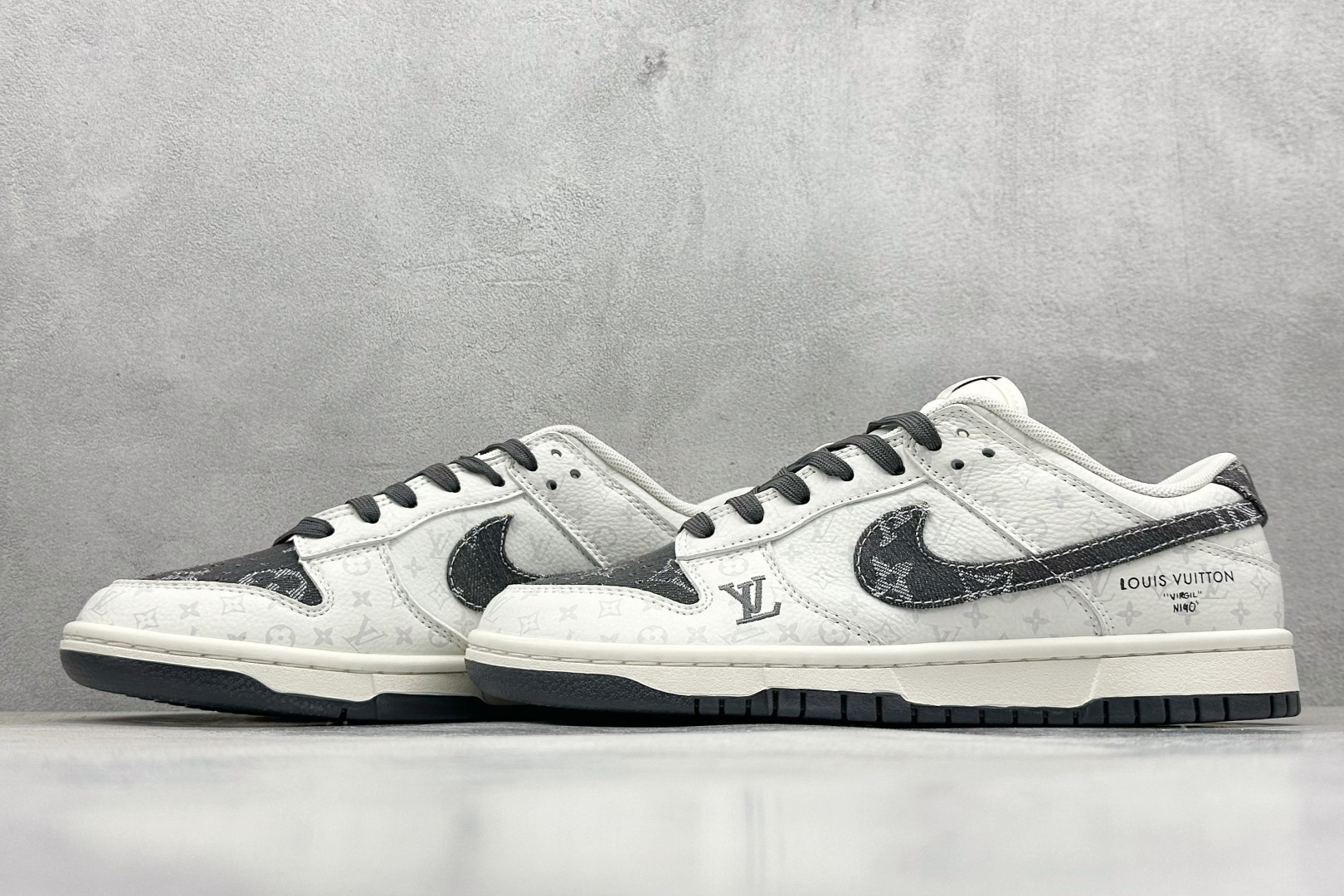 SC版Nike SB Dunk Low LV联名 碳灰牛仔 周年高端定制 低帮休闲板鞋 SC9772-801-莆田鞋,莆田鞋货源,高仿鞋,高仿鞋货源,安福档口,莆田高仿鞋,莆田鞋批发,高仿鞋批发,莆田高仿运动鞋,高仿运动鞋,莆田运动鞋 SC版Nike SB Dunk Low LV联名 碳灰牛仔 周年高端定制 低帮休闲板鞋 SC9772-801