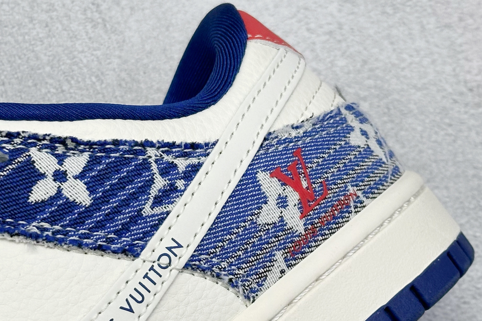 XC版Nike SB Dunk Low 联名 LV牛仔印花 周年高端定制 低帮休闲板鞋 FC1688-234-莆田鞋,莆田鞋货源,高仿鞋,高仿鞋货源,安福档口,莆田高仿鞋,莆田鞋批发,高仿鞋批发,莆田高仿运动鞋,高仿运动鞋,莆田运动鞋 XC版Nike SB Dunk Low 联名 LV牛仔印花 周年高端定制 低帮休闲板鞋 FC1688-234