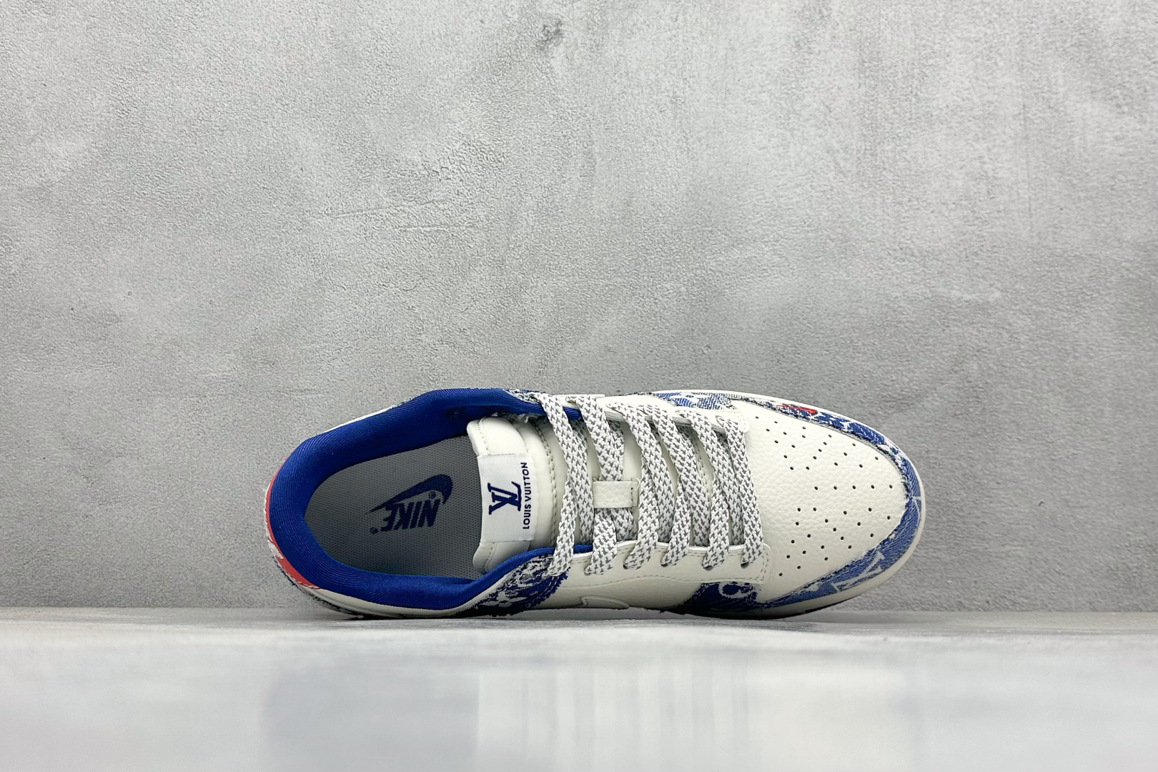 XC版Nike SB Dunk Low 联名 LV牛仔印花 周年高端定制 低帮休闲板鞋 FC1688-234-莆田鞋,莆田鞋货源,高仿鞋,高仿鞋货源,安福档口,莆田高仿鞋,莆田鞋批发,高仿鞋批发,莆田高仿运动鞋,高仿运动鞋,莆田运动鞋 XC版Nike SB Dunk Low 联名 LV牛仔印花 周年高端定制 低帮休闲板鞋 FC1688-234