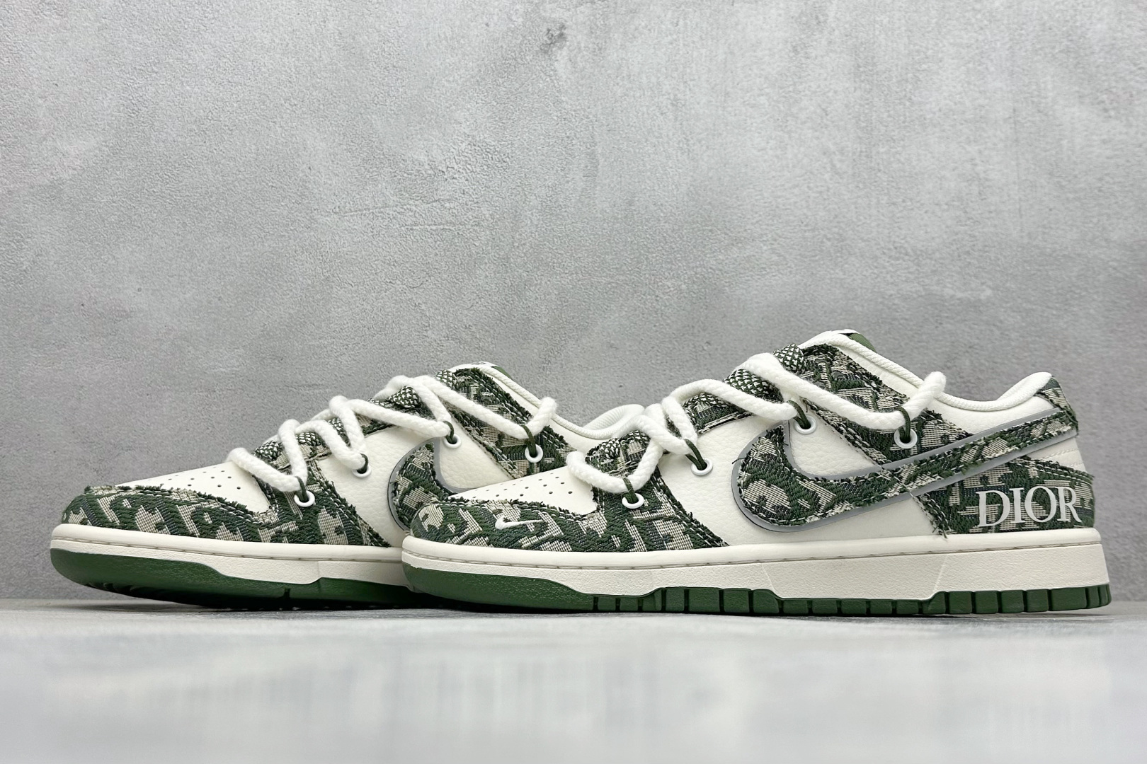 XC版Nk SB Dunk Low 迪奥联名-绑带织布绿勾 周年高端定制 低帮休闲板鞋 SJ2068-309-莆田鞋,莆田鞋货源,高仿鞋,高仿鞋货源,安福档口,莆田高仿鞋,莆田鞋批发,高仿鞋批发,莆田高仿运动鞋,高仿运动鞋,莆田运动鞋 XC版Nk SB Dunk Low 迪奥联名-绑带织布绿勾 周年高端定制 低帮休闲板鞋 SJ2068-309