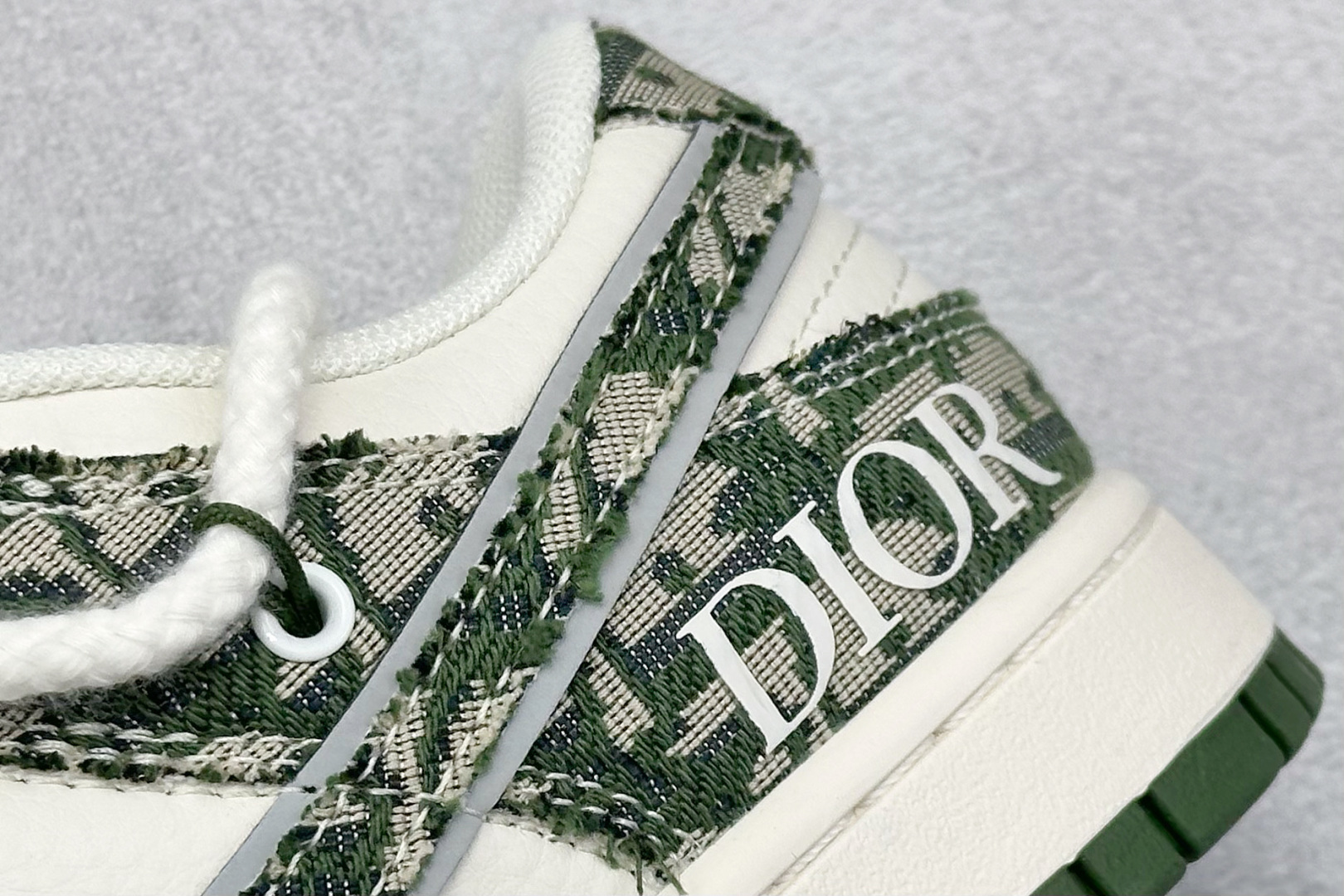 XC版Nk SB Dunk Low 迪奥联名-绑带织布绿勾 周年高端定制 低帮休闲板鞋 SJ2068-309-莆田鞋,莆田鞋货源,高仿鞋,高仿鞋货源,安福档口,莆田高仿鞋,莆田鞋批发,高仿鞋批发,莆田高仿运动鞋,高仿运动鞋,莆田运动鞋 XC版Nk SB Dunk Low 迪奥联名-绑带织布绿勾 周年高端定制 低帮休闲板鞋 SJ2068-309