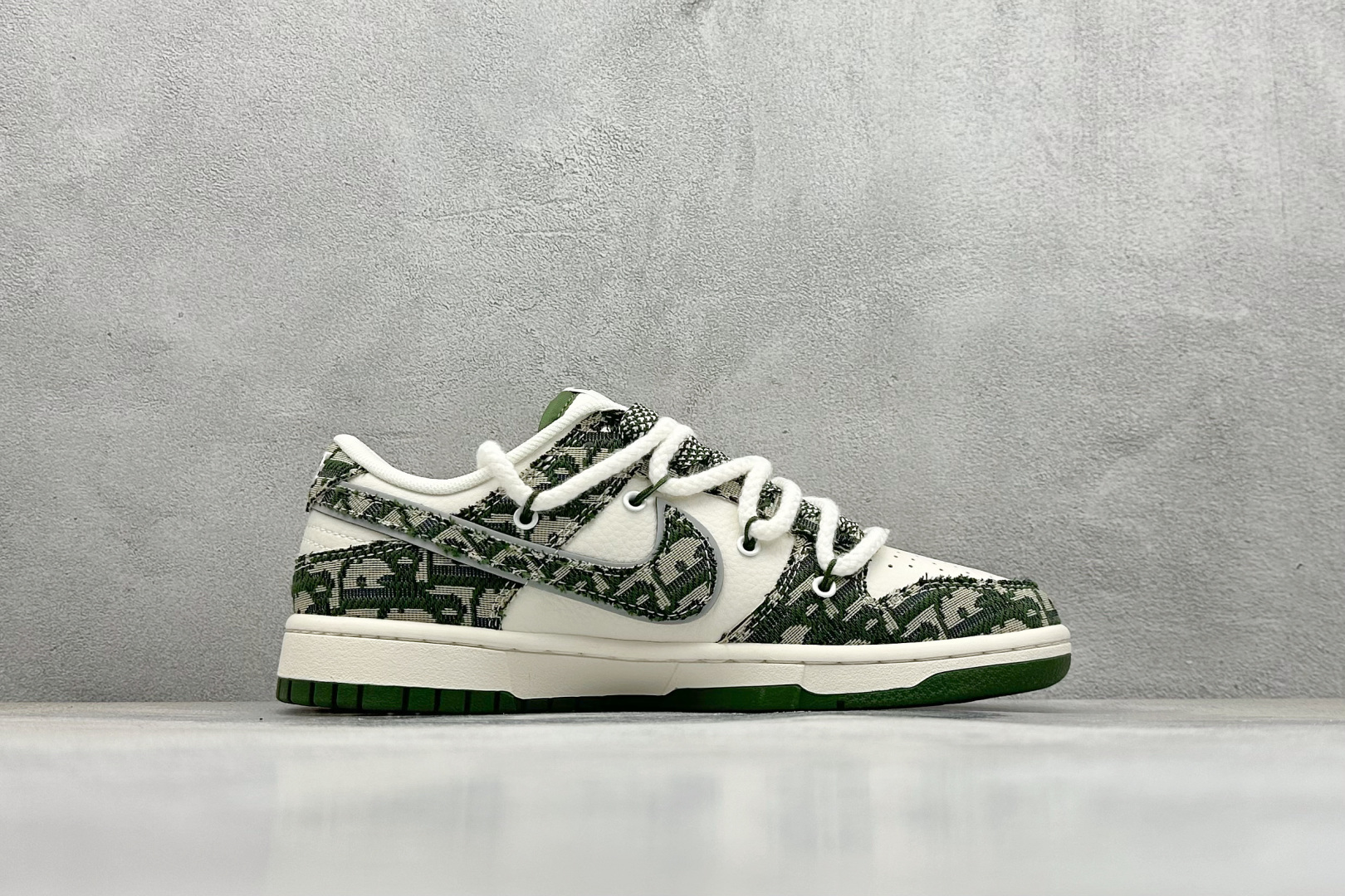 XC版Nk SB Dunk Low 迪奥联名-绑带织布绿勾 周年高端定制 低帮休闲板鞋 SJ2068-309-莆田鞋,莆田鞋货源,高仿鞋,高仿鞋货源,安福档口,莆田高仿鞋,莆田鞋批发,高仿鞋批发,莆田高仿运动鞋,高仿运动鞋,莆田运动鞋 XC版Nk SB Dunk Low 迪奥联名-绑带织布绿勾 周年高端定制 低帮休闲板鞋 SJ2068-309