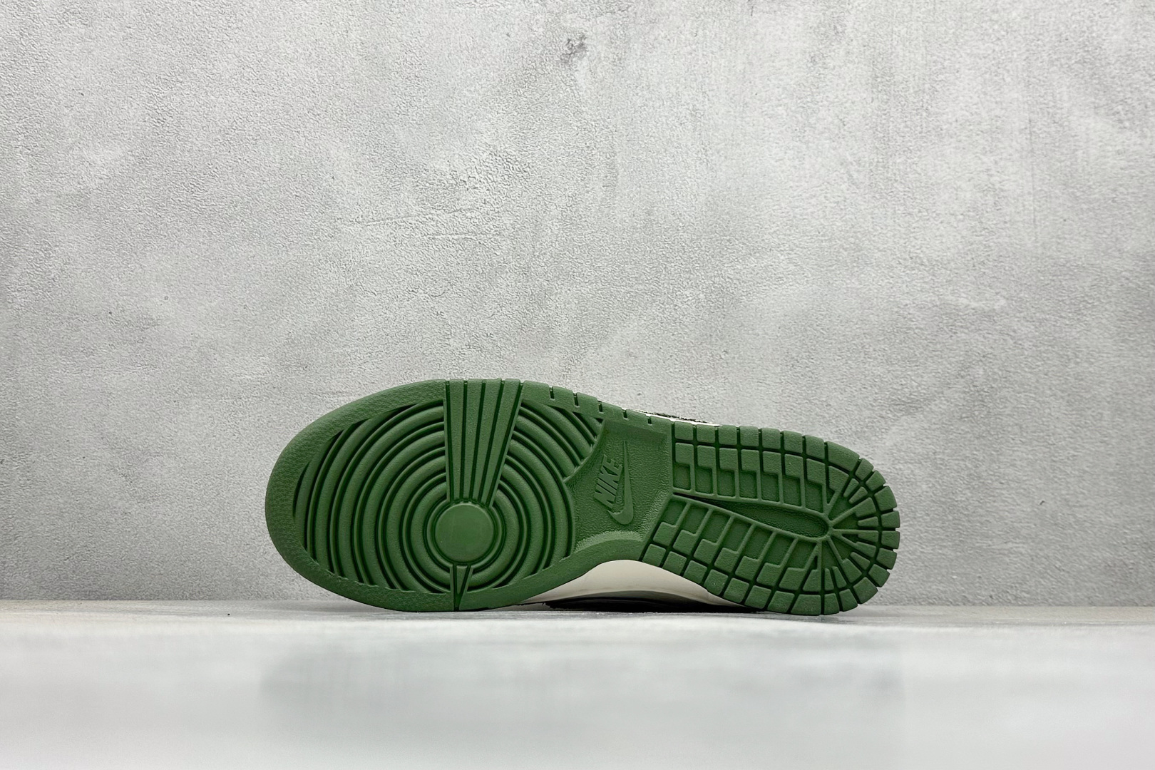 XC版Nk SB Dunk Low 迪奥联名-绑带织布绿勾 周年高端定制 低帮休闲板鞋 SJ2068-309-莆田鞋,莆田鞋货源,高仿鞋,高仿鞋货源,安福档口,莆田高仿鞋,莆田鞋批发,高仿鞋批发,莆田高仿运动鞋,高仿运动鞋,莆田运动鞋 XC版Nk SB Dunk Low 迪奥联名-绑带织布绿勾 周年高端定制 低帮休闲板鞋 SJ2068-309