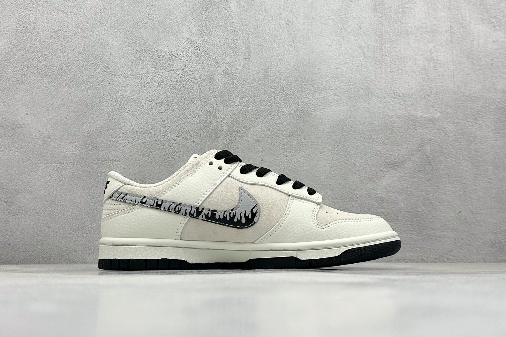 XC版Nike SB Dunk Low x UNDEFEATED 白黑小钩火焰涂鸦 DJ2024-068