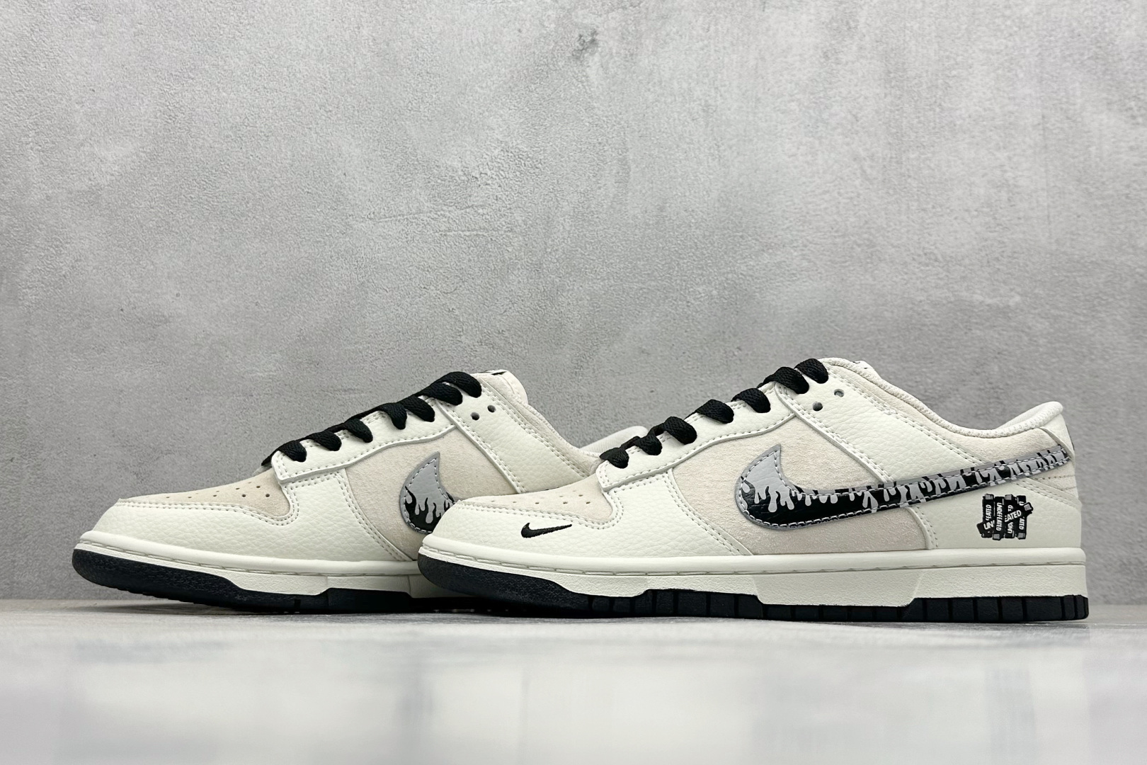 XC版Nike SB Dunk Low x UNDEFEATED 白黑小钩火焰涂鸦 DJ2024-068