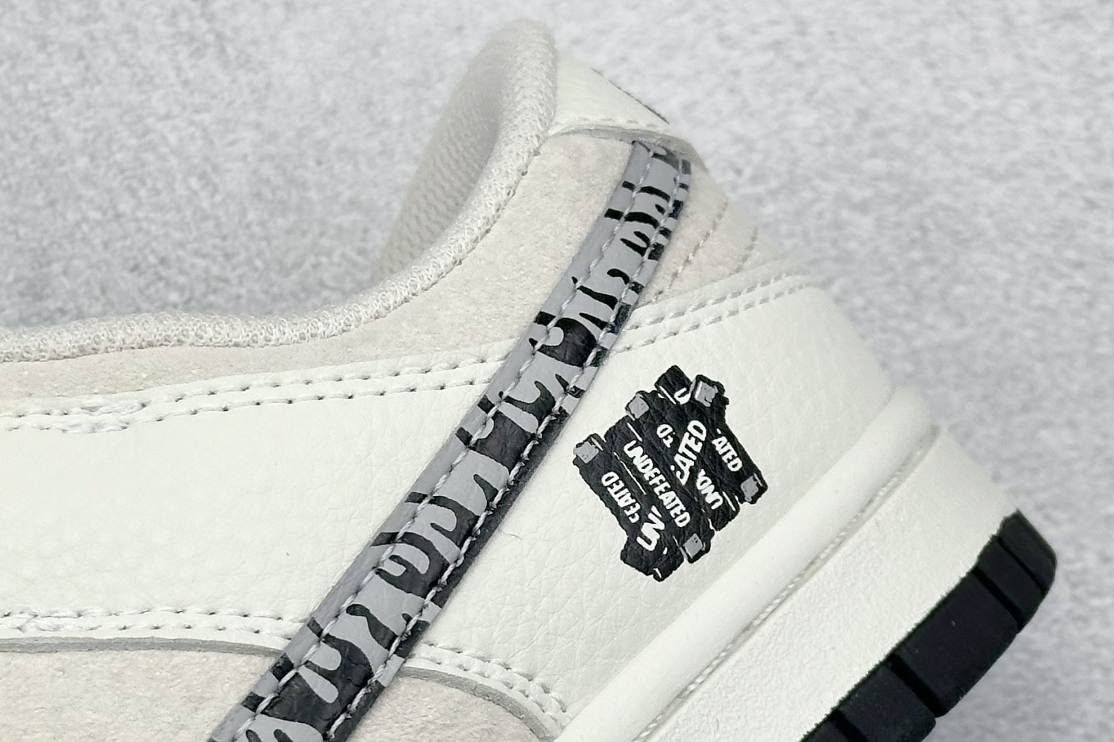 XC版Nike SB Dunk Low x UNDEFEATED 白黑小钩火焰涂鸦 DJ2024-068